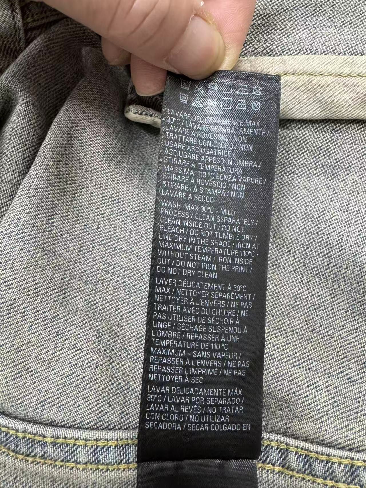 Balenciaga Balenciaga 3m Logo Denim Jacket，size L Size US L / EU 52-54 / 3 - 11 Thumbnail