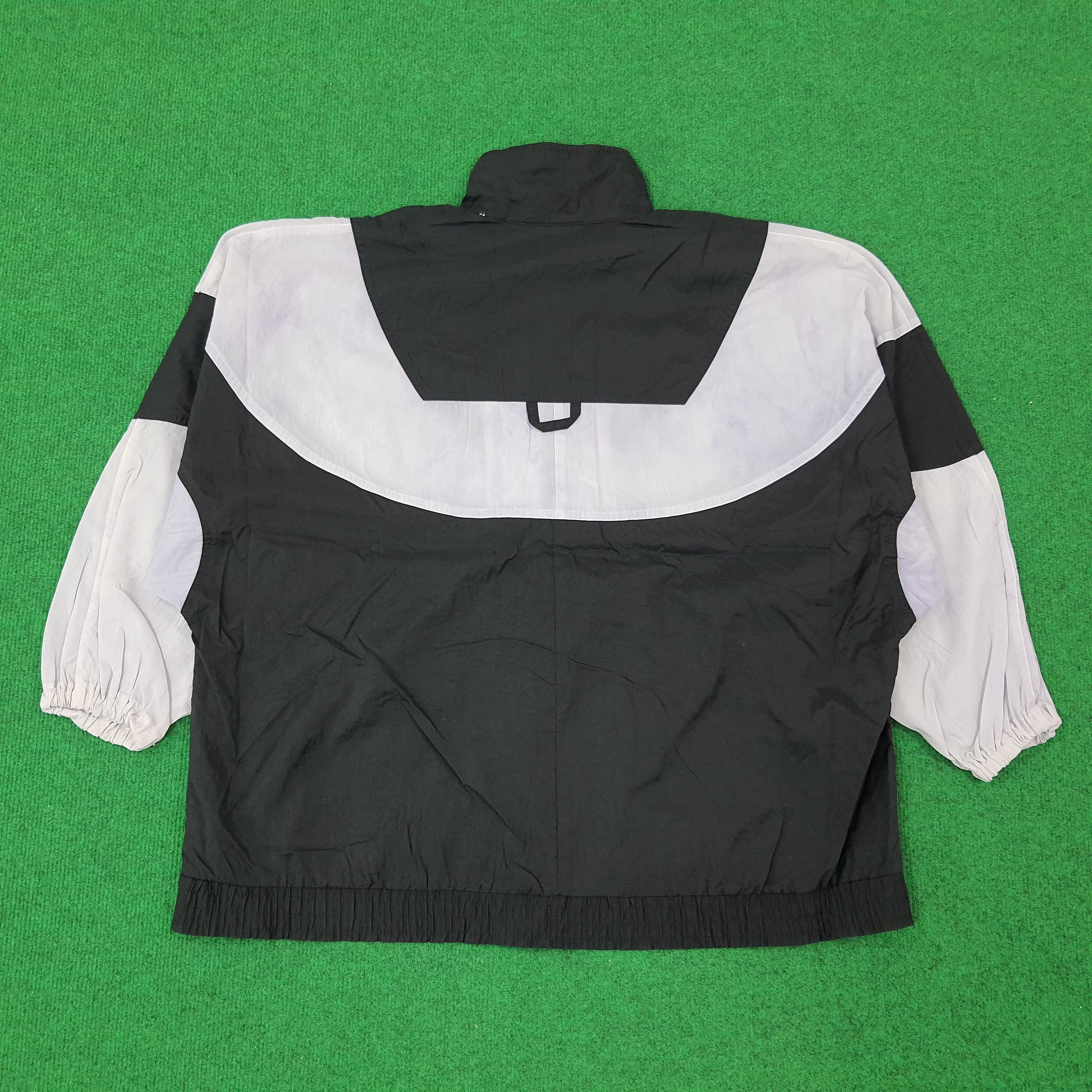 Nike × Vintage Vintage Nike Sports Outdoor Jacket C232N5 Size US XL / EU 56 / 4 - 3 Thumbnail