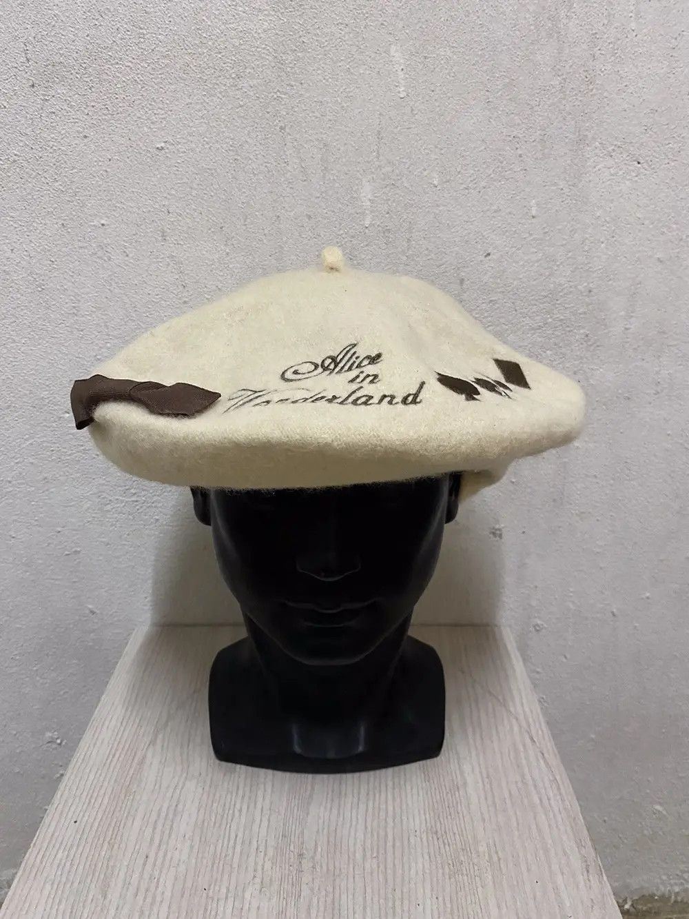 Cartoon Network × Disney × Vintage Alice In Wonderland Hat Size ONE SIZE - 3 Thumbnail