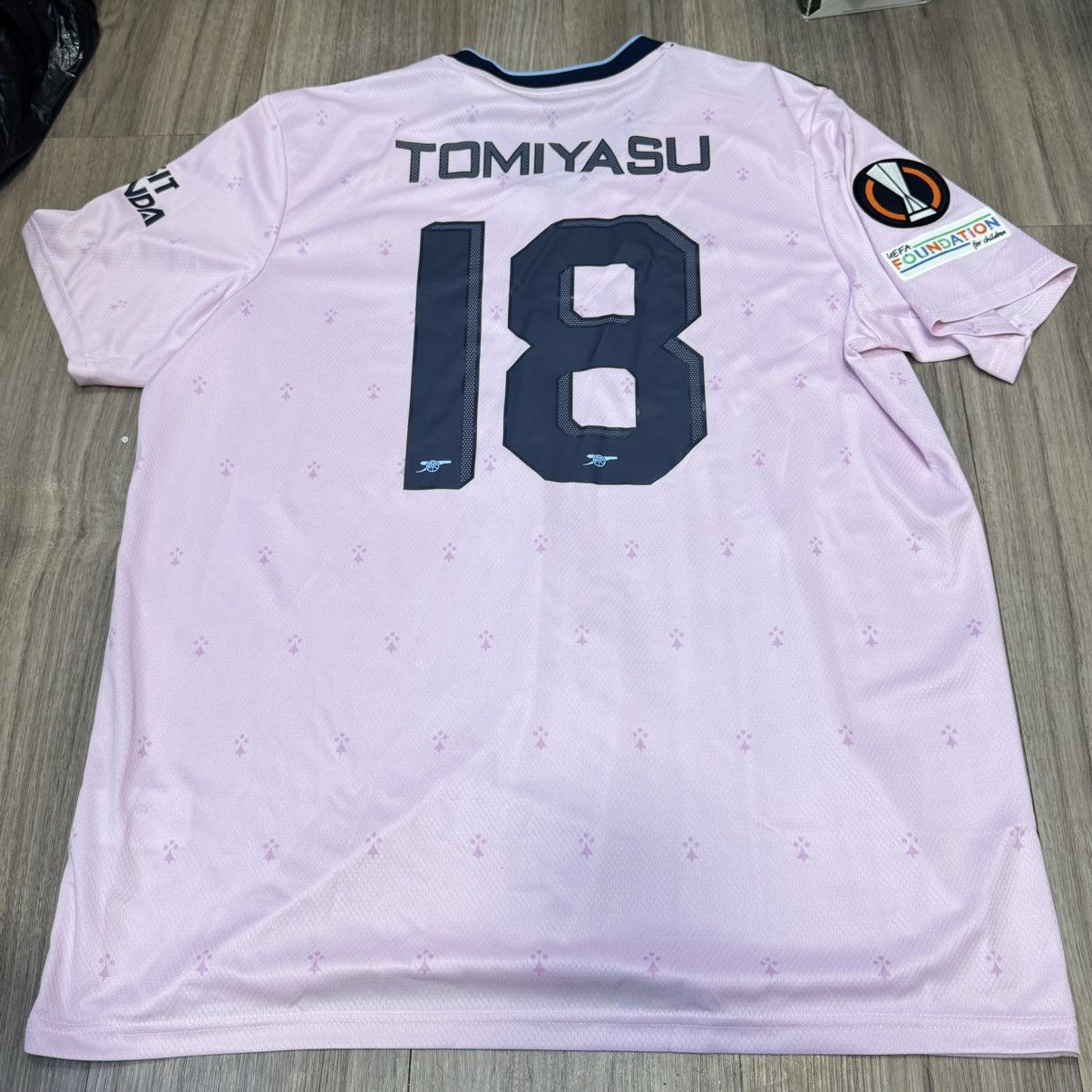 Adidas Arsenal 22/23 away shirt #18 Tomiyasu (bnwt) Size US XL / EU 56 / 4 - 2 Thumbnail