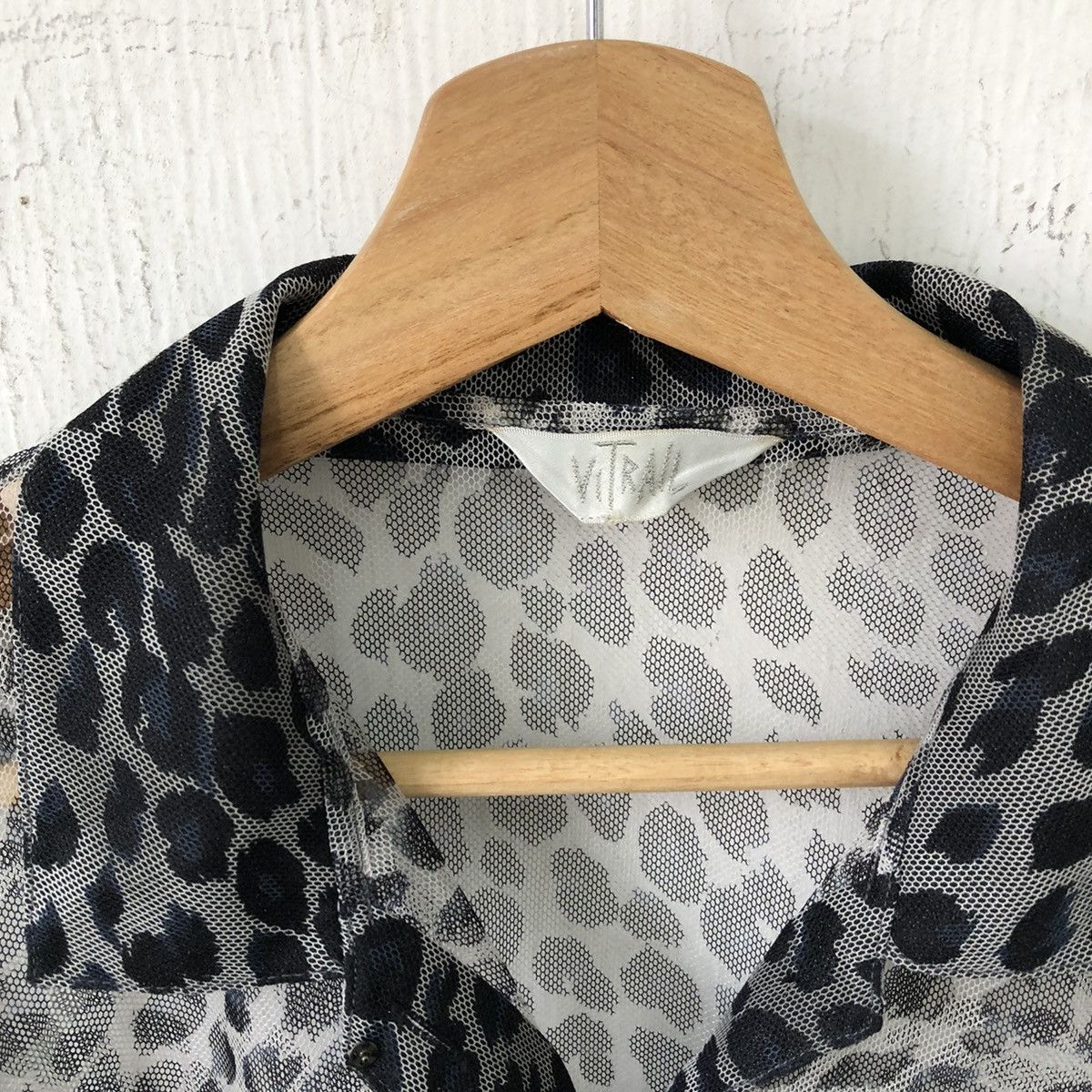 Japanese Brand Vintage FishNet Vitrail Leopard Monogram Shirt 🍒 Size US M / EU 48-50 / 2 - 4 Thumbnail