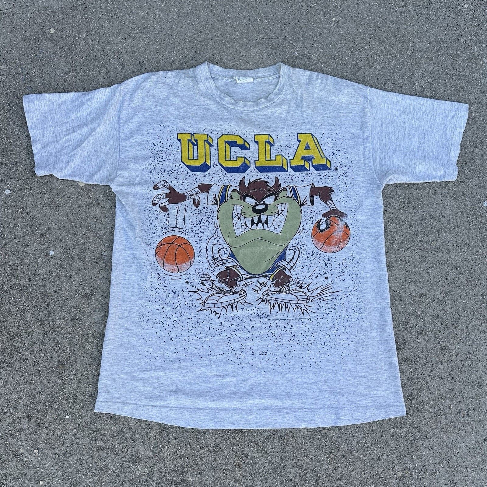 NCAA × Vintage Vintage 1993 Warner Bros UCLA Bruins Taz Basketball T-Shirt Size US XL / EU 56 / 4 - 3 Thumbnail