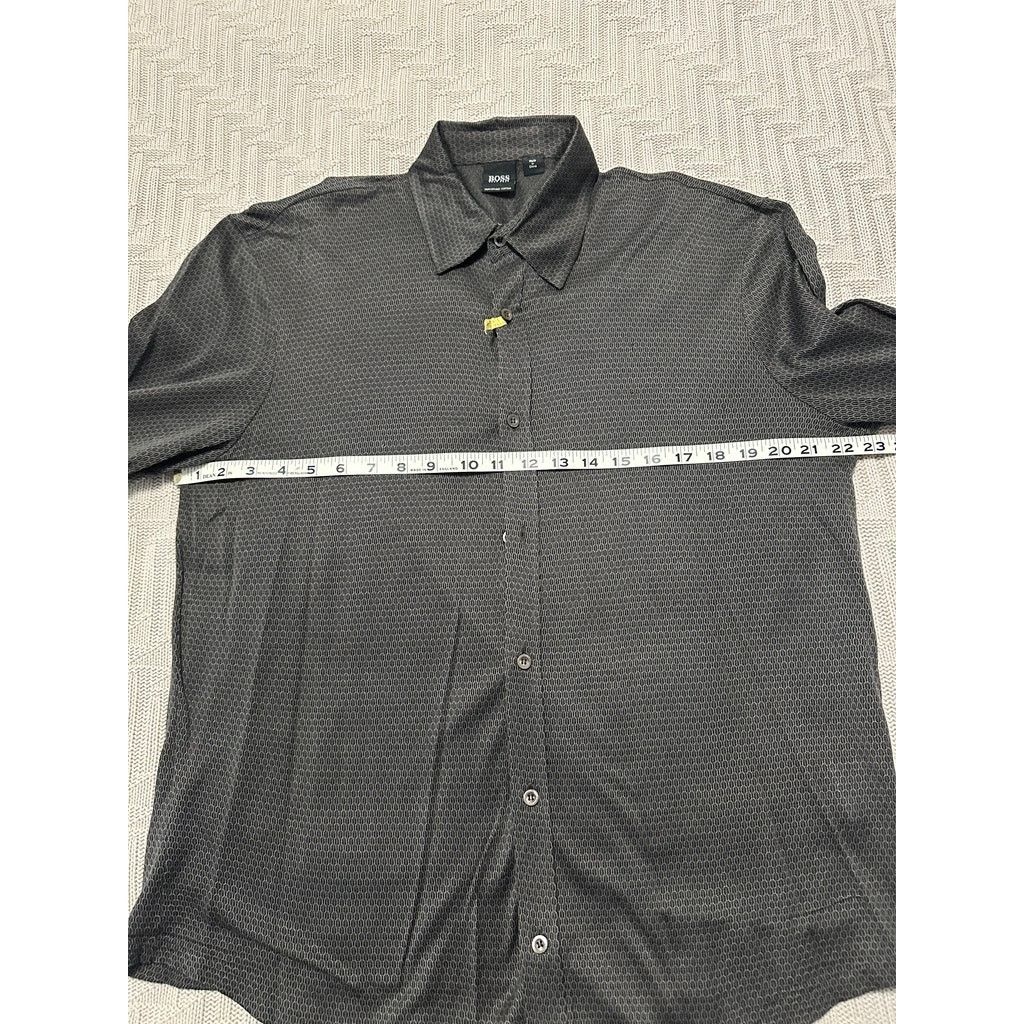 Hugo Boss Hugo Boss black textured button down size L Size US L / EU 52-54 / 3 - 8 Thumbnail