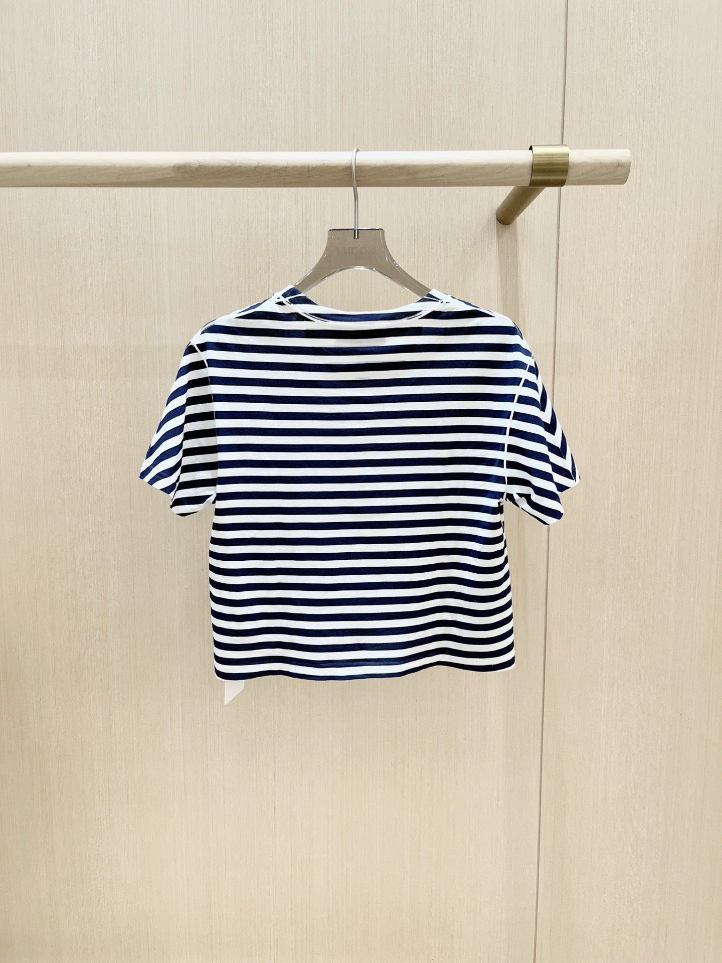 Gucci Gucci Black & White Stripe Short Sleeve Pre-Owned S Size S / US 4 / IT 40 - 2 Thumbnail