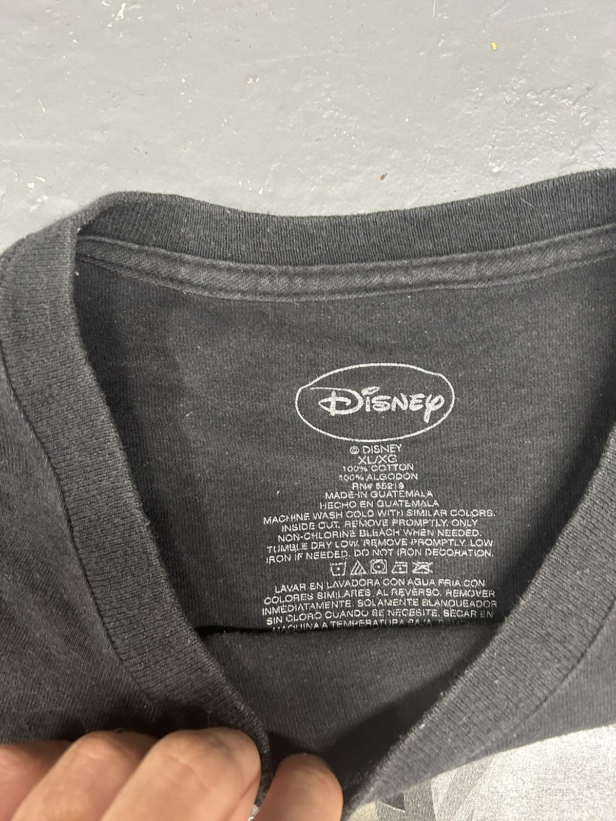 Disney Crazy Vintage Essential Y2K Disney Black Graphic Tee Shirt Size US XL / EU 56 / 4 - 3 Thumbnail
