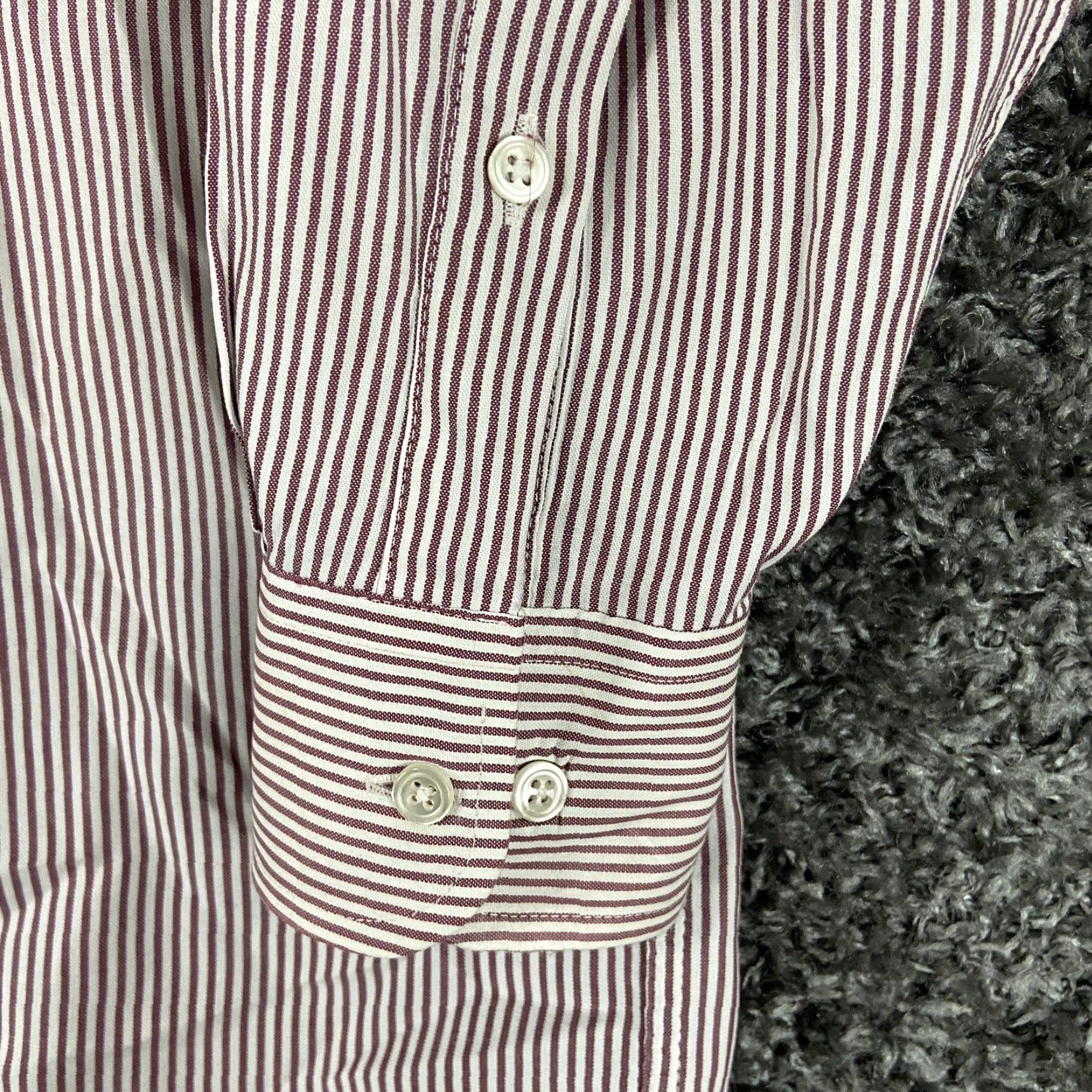 Van Heusen VINTAGE Van Heusen Button-Up Shirt Men Long Sleeve Red Striped 15 32/33 Adult Mens Size US M / EU 48-50 / 2 - 4 Thumbnail