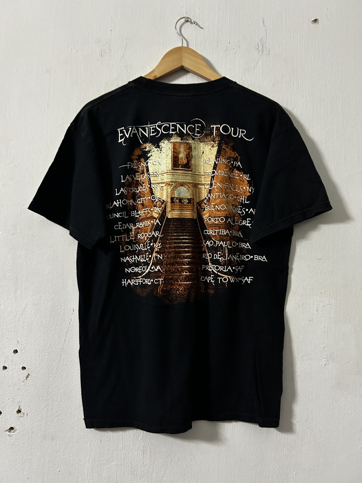 Band Tees 00’s Band Evanescence tour tee Size US L / EU 52-54 / 3 - 2 Thumbnail