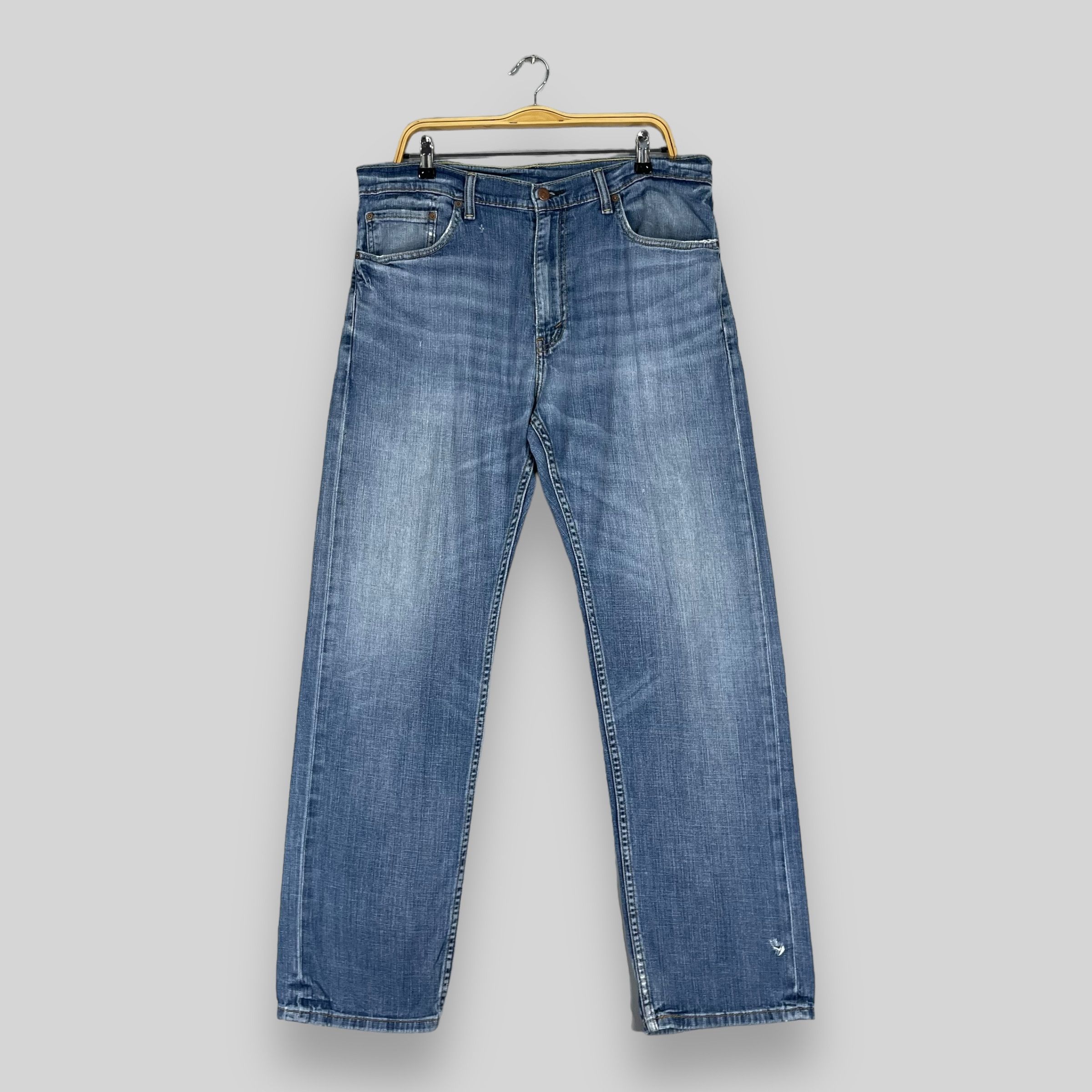 Levi's × Vintage Size 36 Vintage Levis 505 Distressed Medium Wash Jeans Size US 36 / EU 52 - 1 Thumbnail