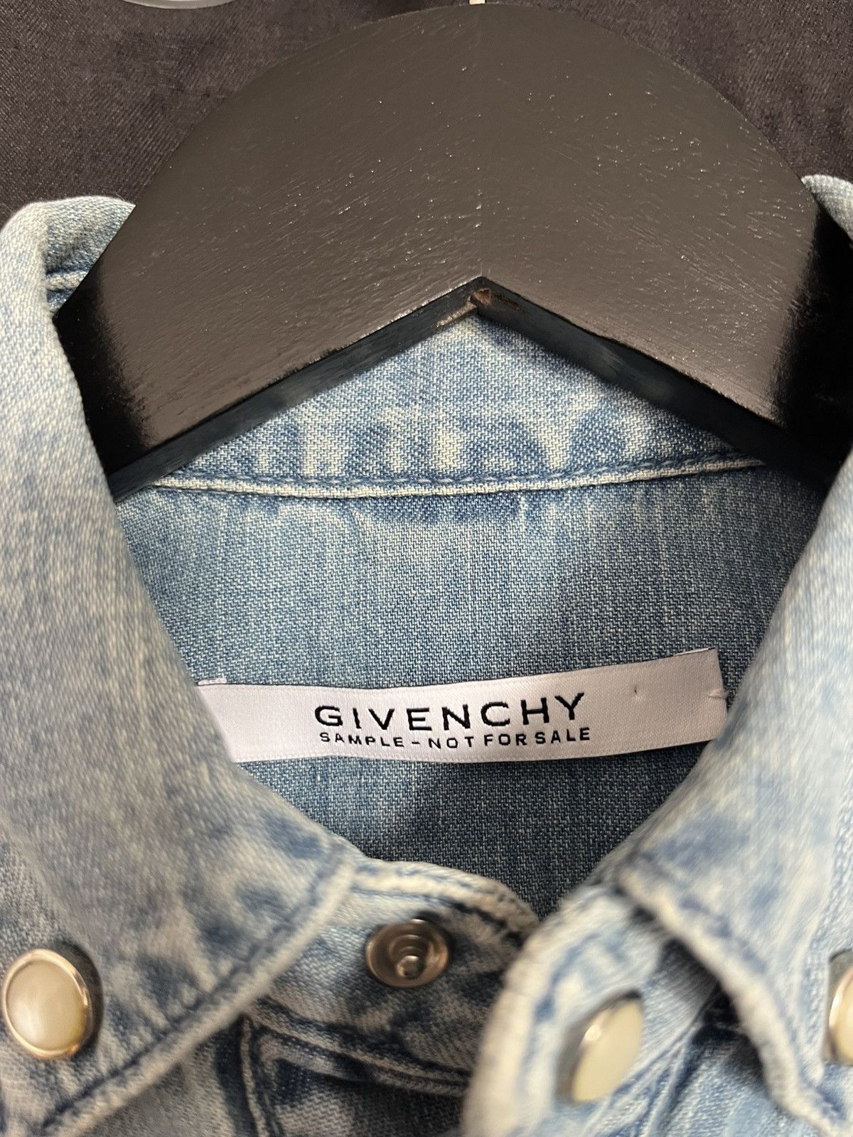 Givenchy Givenchy Chemise Denim Étoilée – Sample Exclusif – Taille 36 Size US XS / EU 42 / 0 - 3 Thumbnail