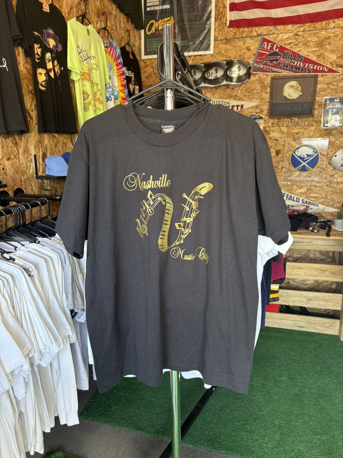 Vintage Vintage 1900’s Nashville Music City T-Shirt Size US XL / EU 56 / 4 - 1 Thumbnail