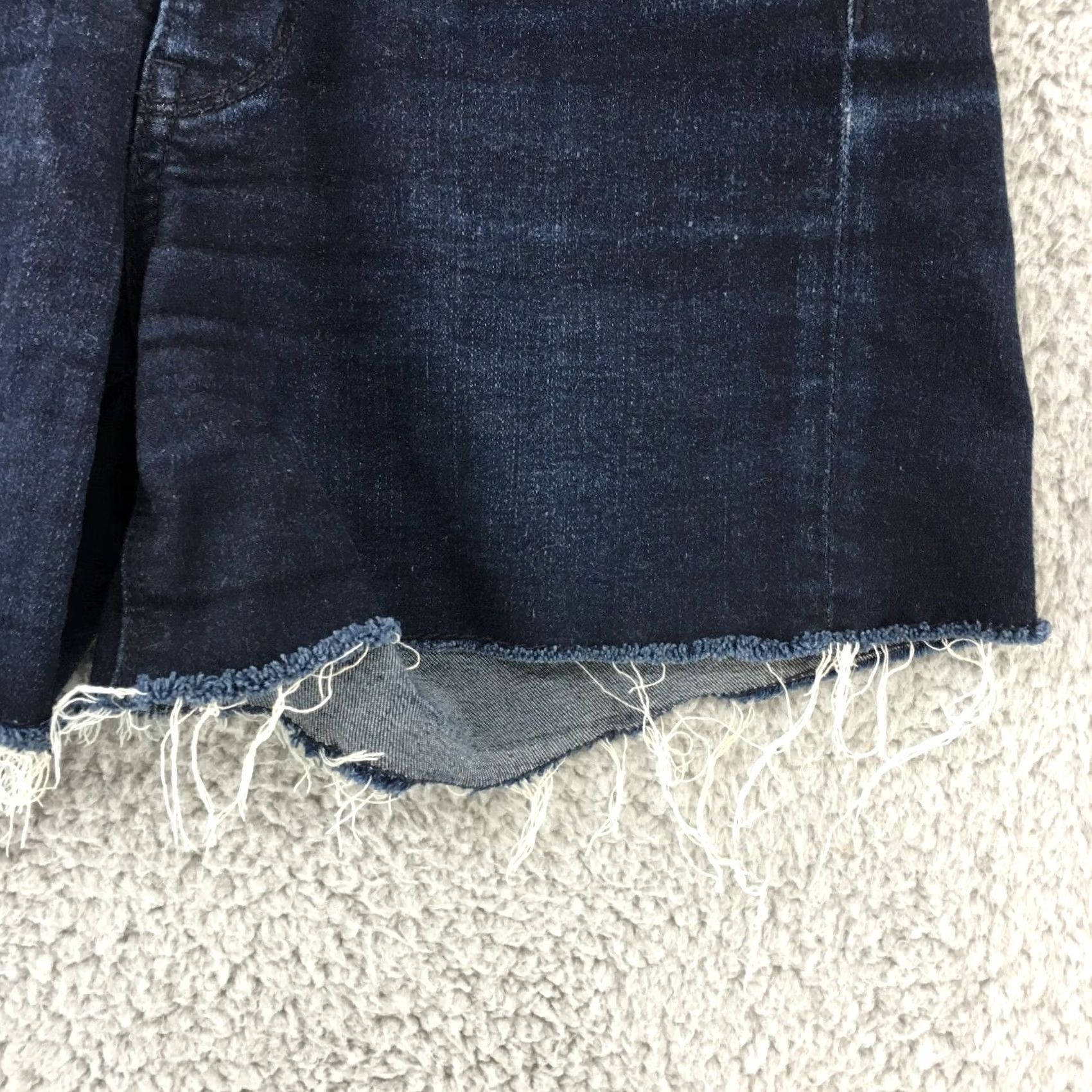 American Eagle Outfitters American Eagle Outfitters Cut Off Shorts Womens 4 Blue Denim Dark Wash Stretch Short Regular Womens 4 Blue Denim Dark Wash Stretch Size 27" / US 4 / IT 40 - 4 Thumbnail