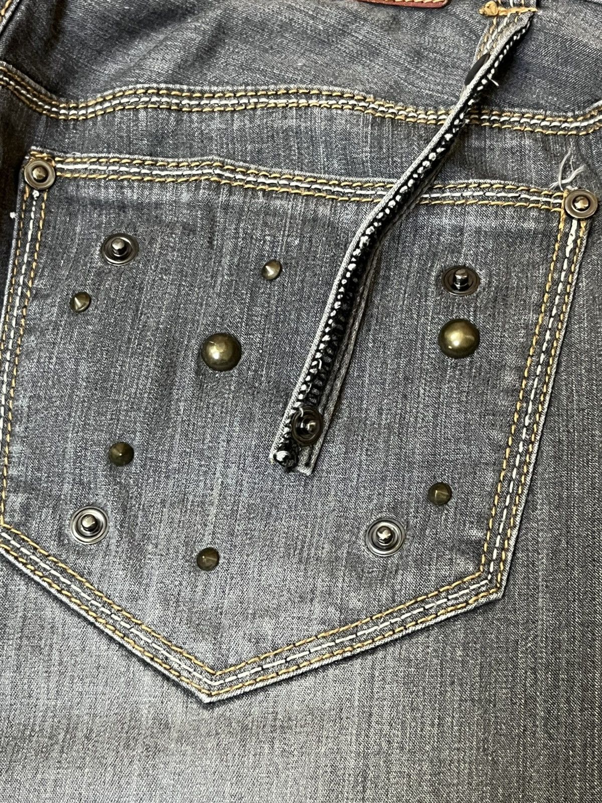 Hiroko Koshino Homme JAPANESE CULTURE “HIROKO KOSHINO” WITH STUDDED FLARED JEANS Size US 29 - 9 Thumbnail