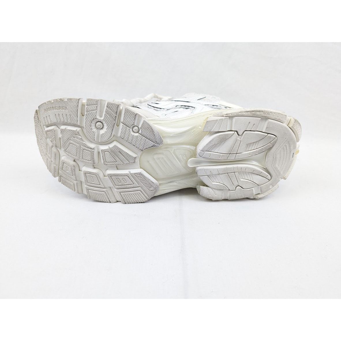 Balenciaga o1rshd1 Hightop Monocolor Runner Sneakers in White Size US 9 / EU 42 - 13 Thumbnail
