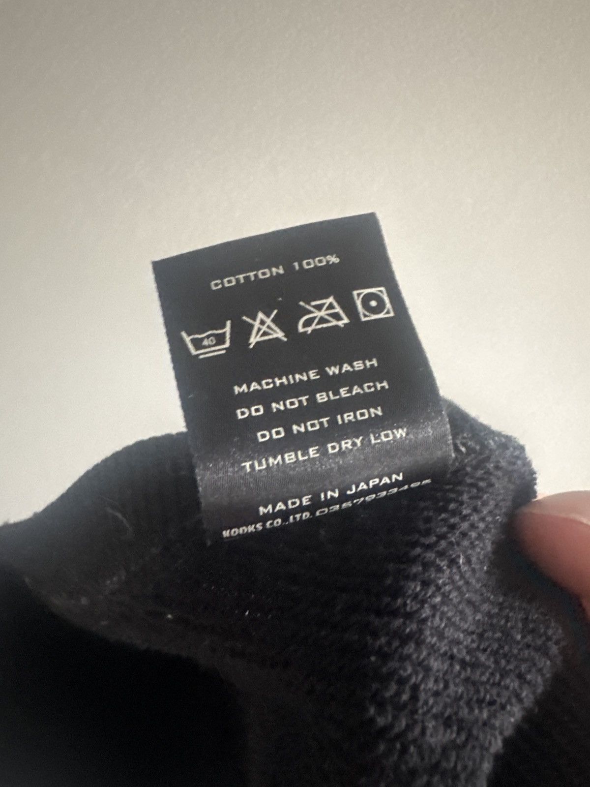 Number (N)ine Number (N)ine 04 Black Tribal Crewneck Size US S / EU 44-46 / 1 - 4 Thumbnail