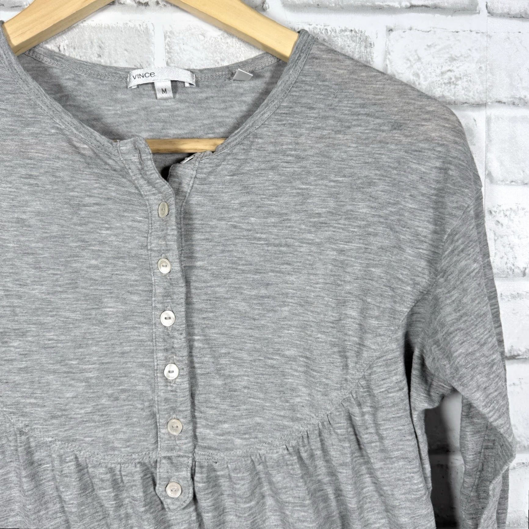 Vince Vince Gray Half Button Pullover Shirt Womens M Blouse Button Pullover Shirt Gray Women M Vince Size M / US 6-8 / IT 42-44 - 2 Thumbnail