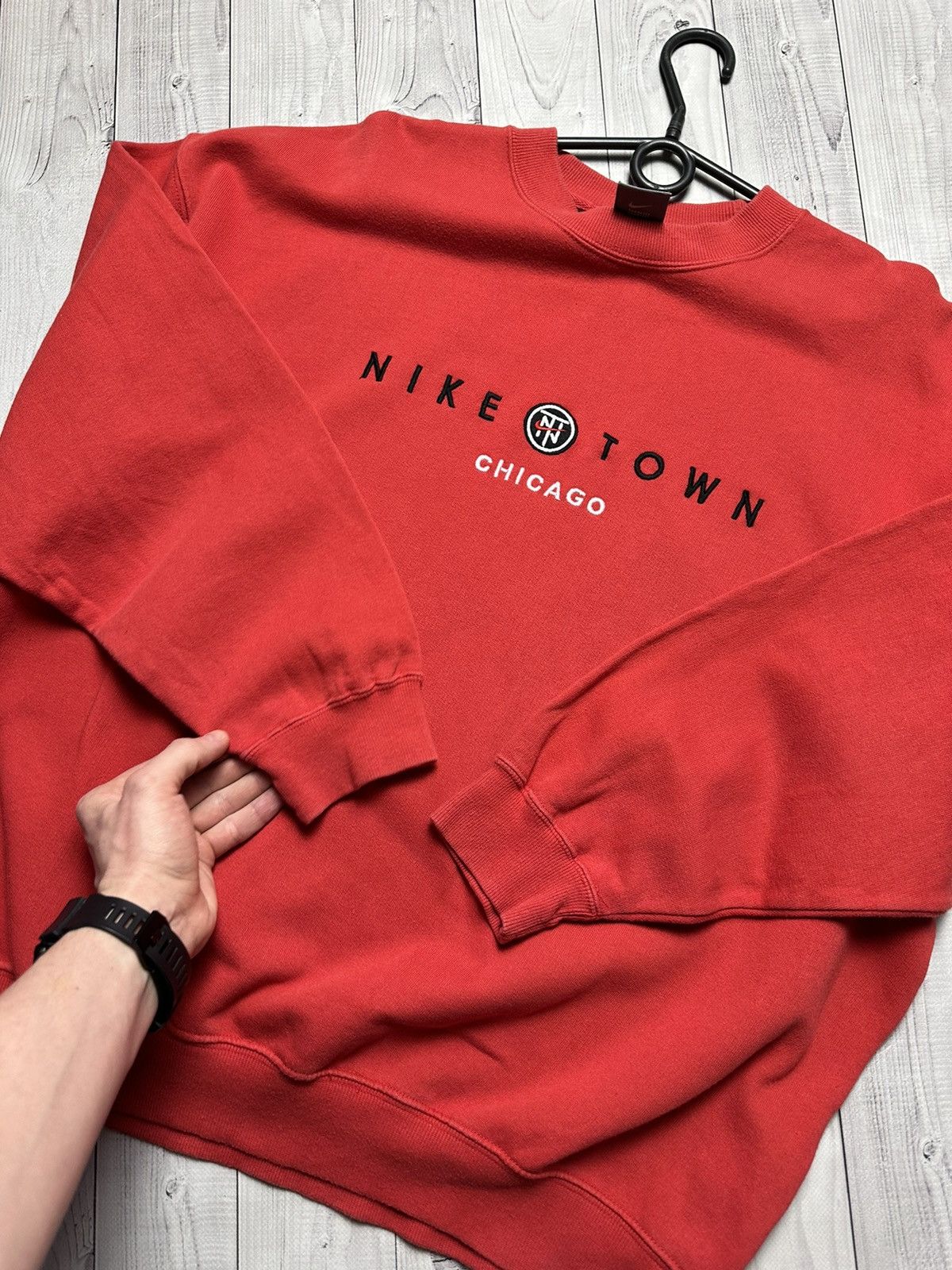Nike × Vintage Vintage Nike Town Chicago red sweatshirt logo size L Size US L / EU 52-54 / 3 - 5 Thumbnail