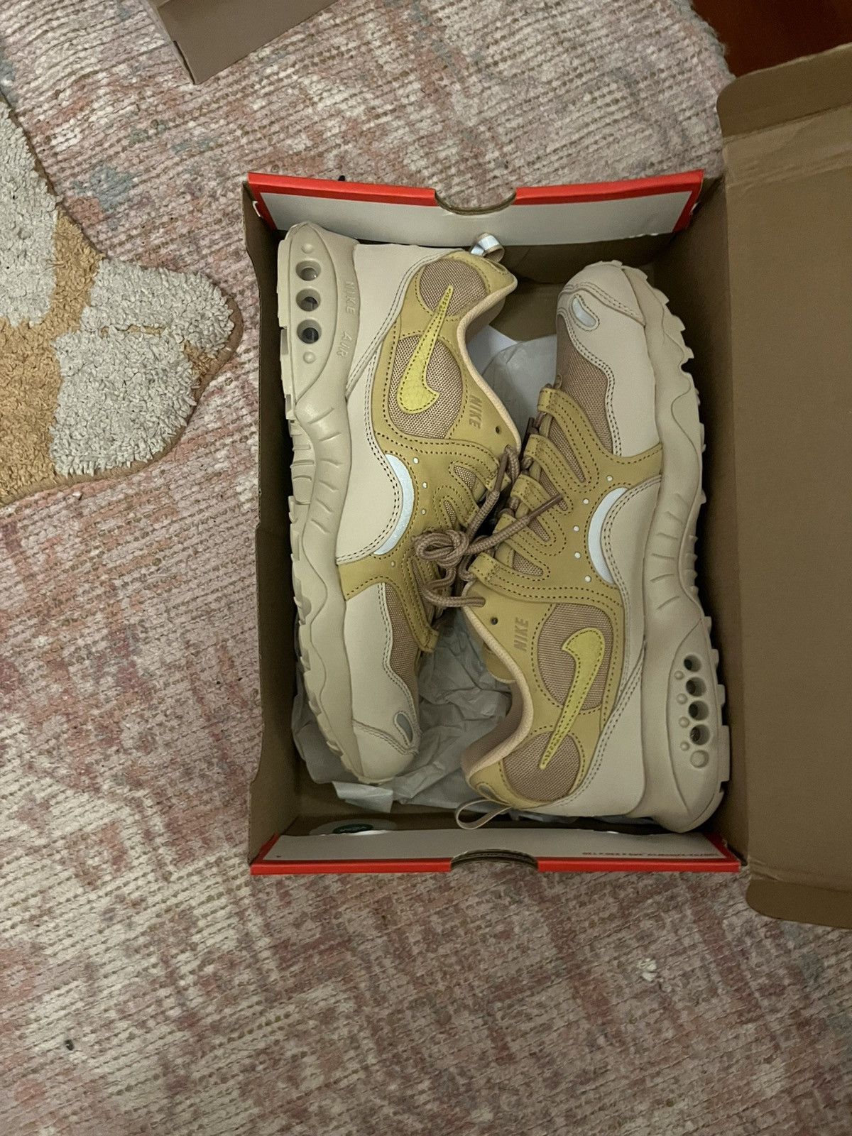 Nike NIKE AIR TERRA HUMARA SP Sesame/Hemp/Saturn Gold Size US 11 / EU 44 - 8 Thumbnail