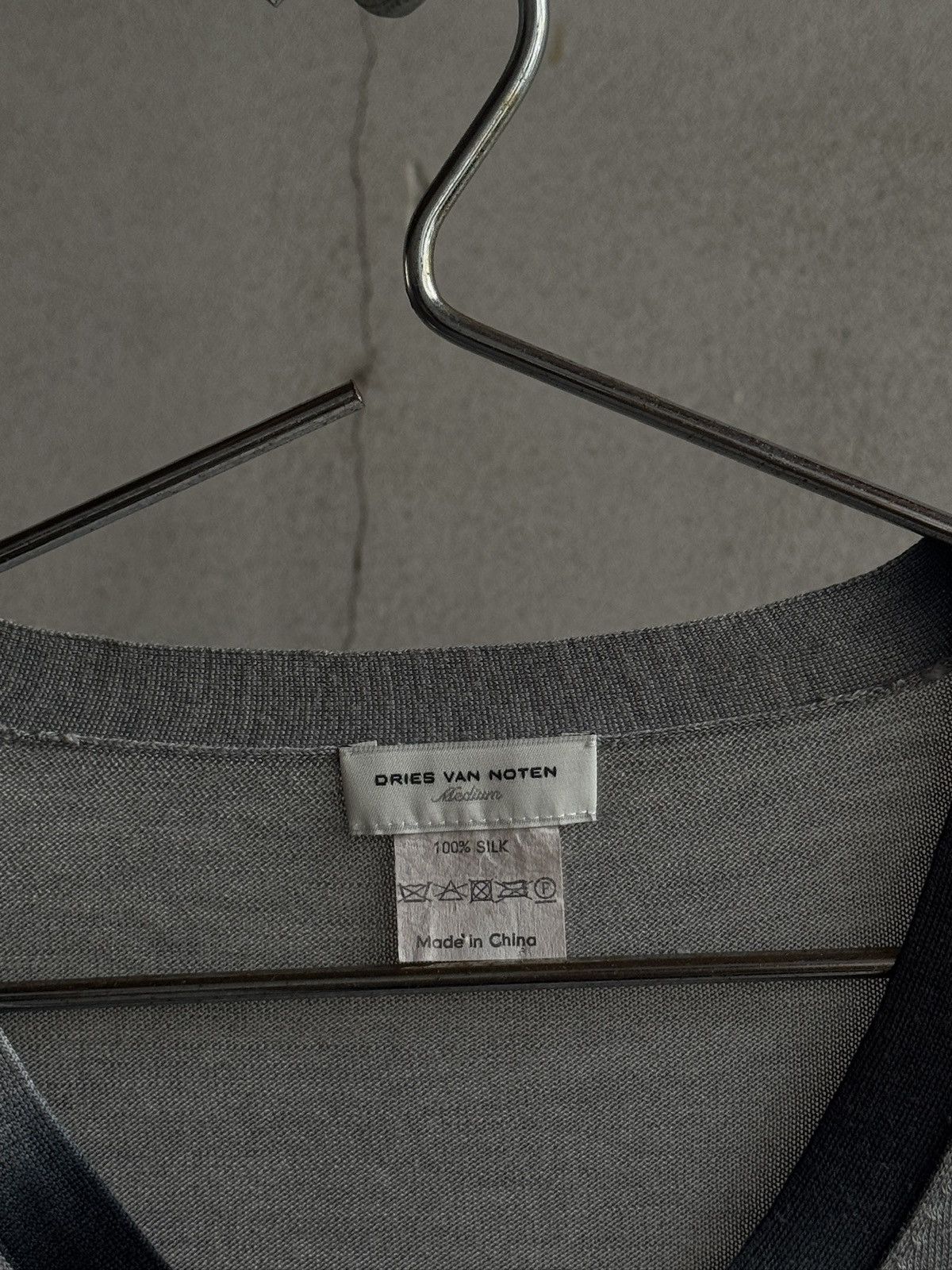 Dries Van Noten Dries Van Noten All Silk Gradient Ombré V Neck Knit Size US M / EU 48-50 / 2 - 3 Thumbnail