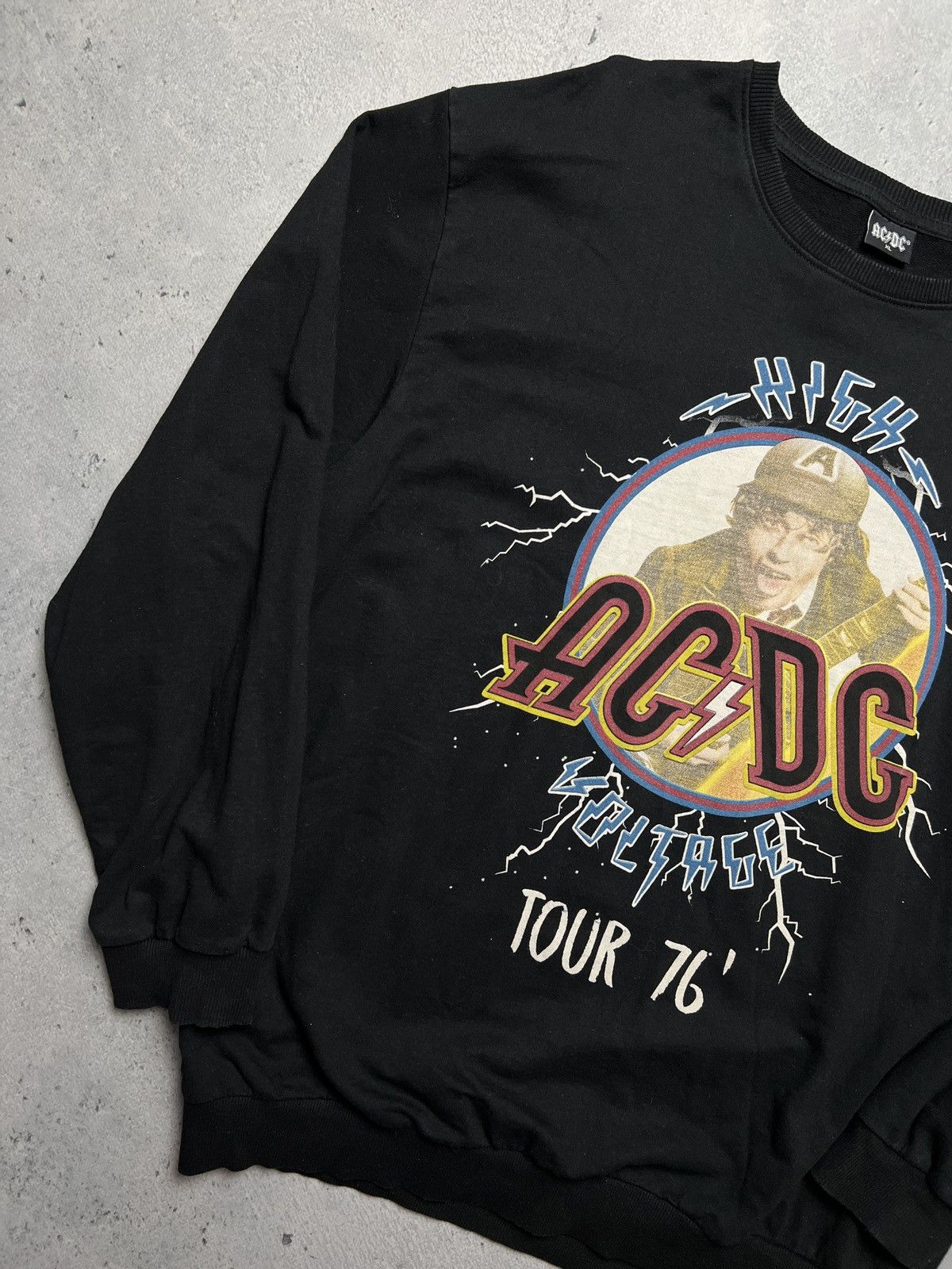 Band Tees Vintage 00s AC/DC Tour ‘76 Rock Band Crewneck Sweatshirt y2k Size US XL / EU 56 / 4 - 2 Thumbnail