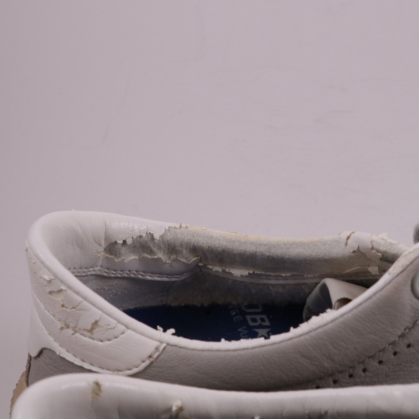 Golden Goose Golden Goose Deluxe Brand Gray Tennis Sneakers 36 6 Size US 6 / IT 36 - 6 Thumbnail