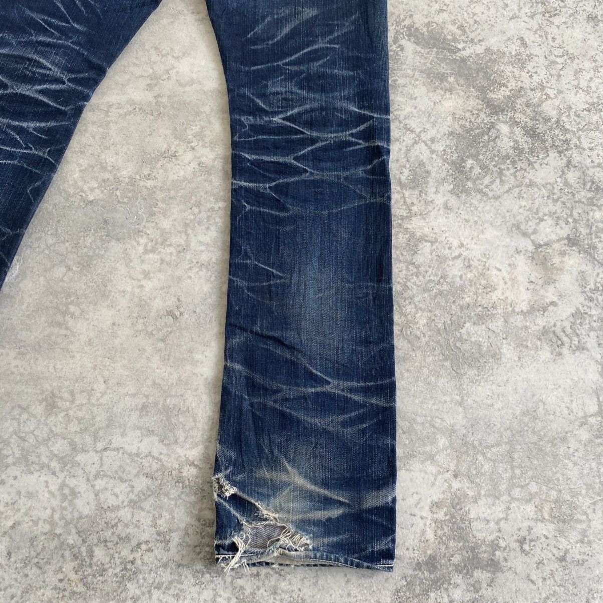Japanese Brand 2000’s No ID Japan Faded Honeycomb Jeans Slim Fit Size US 31 - 17 Thumbnail