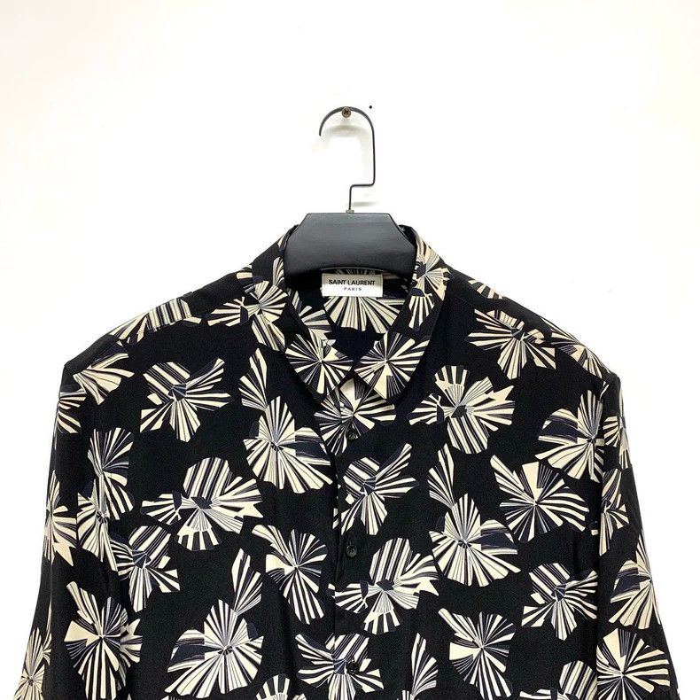 Saint Laurent Paris Saint Laurent Paris size 41 Origami full print short sleev Size US XS / EU 42 / 0 - 5 Thumbnail