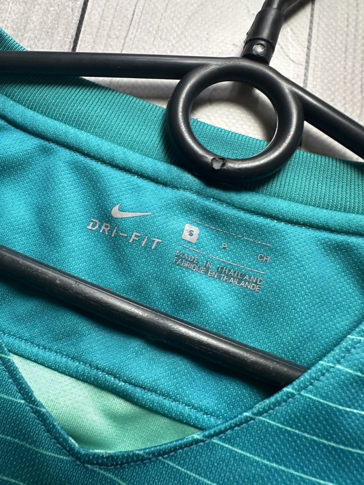 Nike × Vintage Vintage Barcelona soccer jersey 9 Suarez size S logo green Size US S / EU 44-46 / 1 - 7 Thumbnail