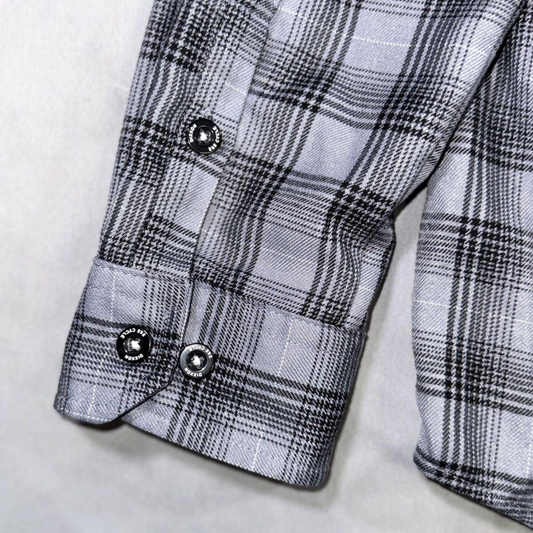 Vintage Dixxon Flannel Shirt Mens M Gray Plaid Teardrop Snap Front Long Sleeve Size US M / EU 48-50 / 2 - 7 Thumbnail