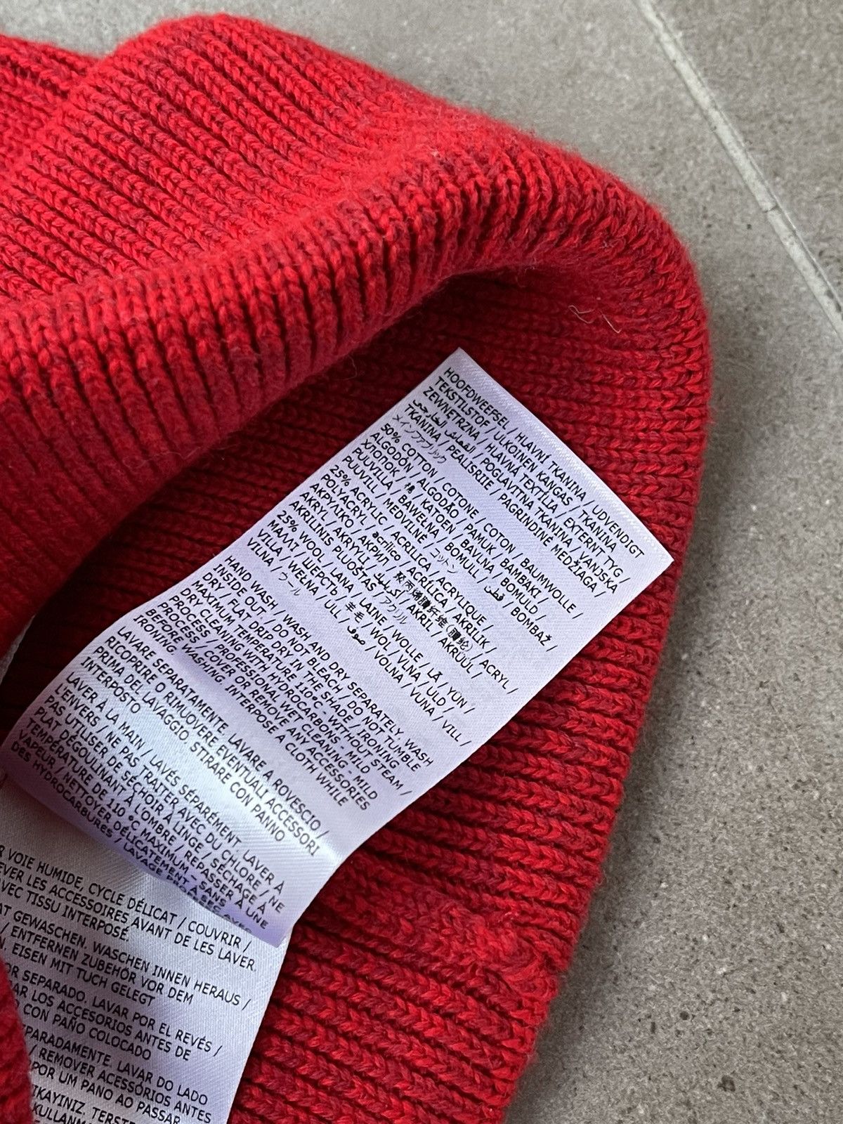 Maison Margiela !DS! AW22 Maison Margiela White Stitch Knitted Red Beanie Size ONE SIZE - 10 Thumbnail