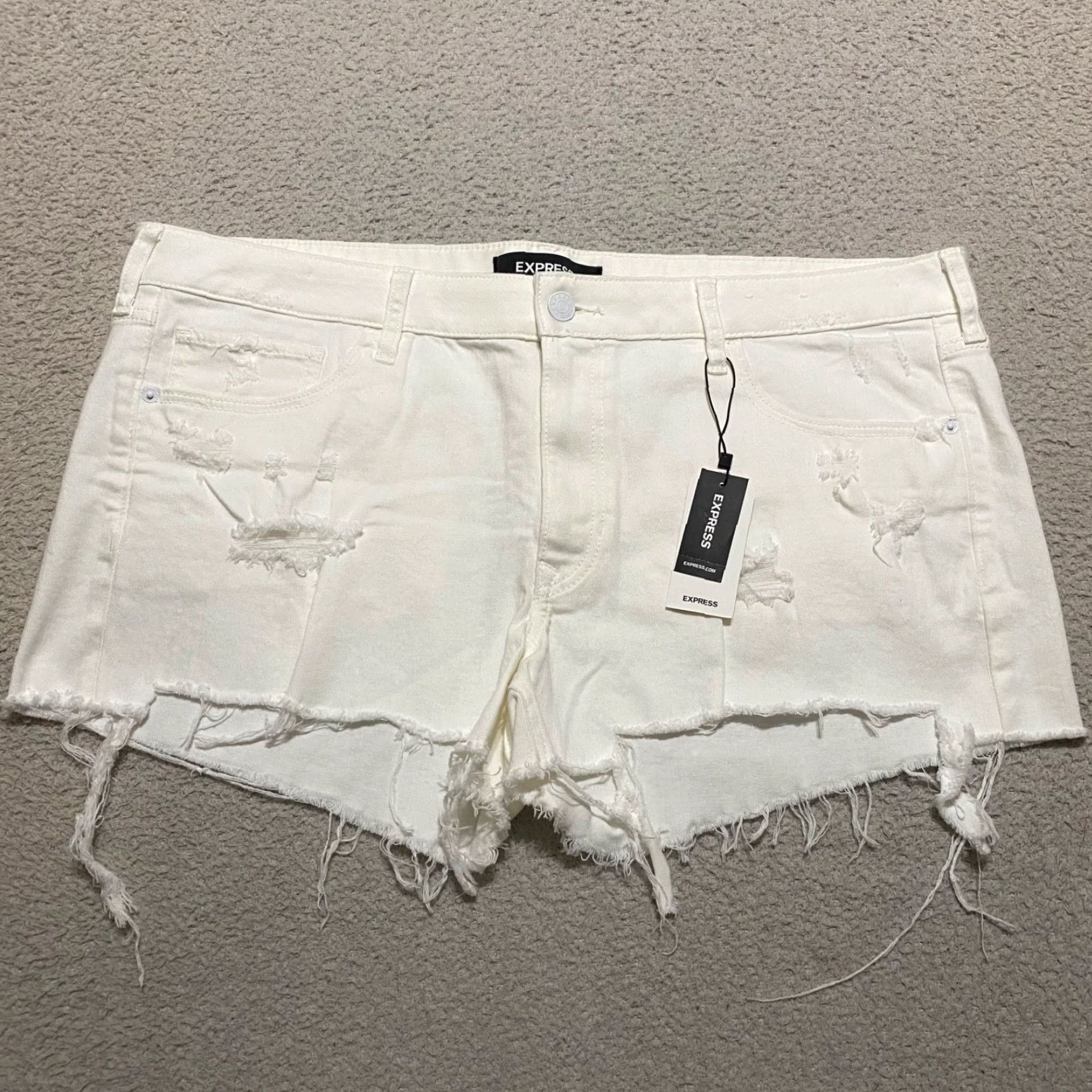 Express Express Womens 18 Plus Jean Shorts White Denim Light Wash Inseam 2" Cut Off NWT Express Size 40" / US 18 - 2 Thumbnail