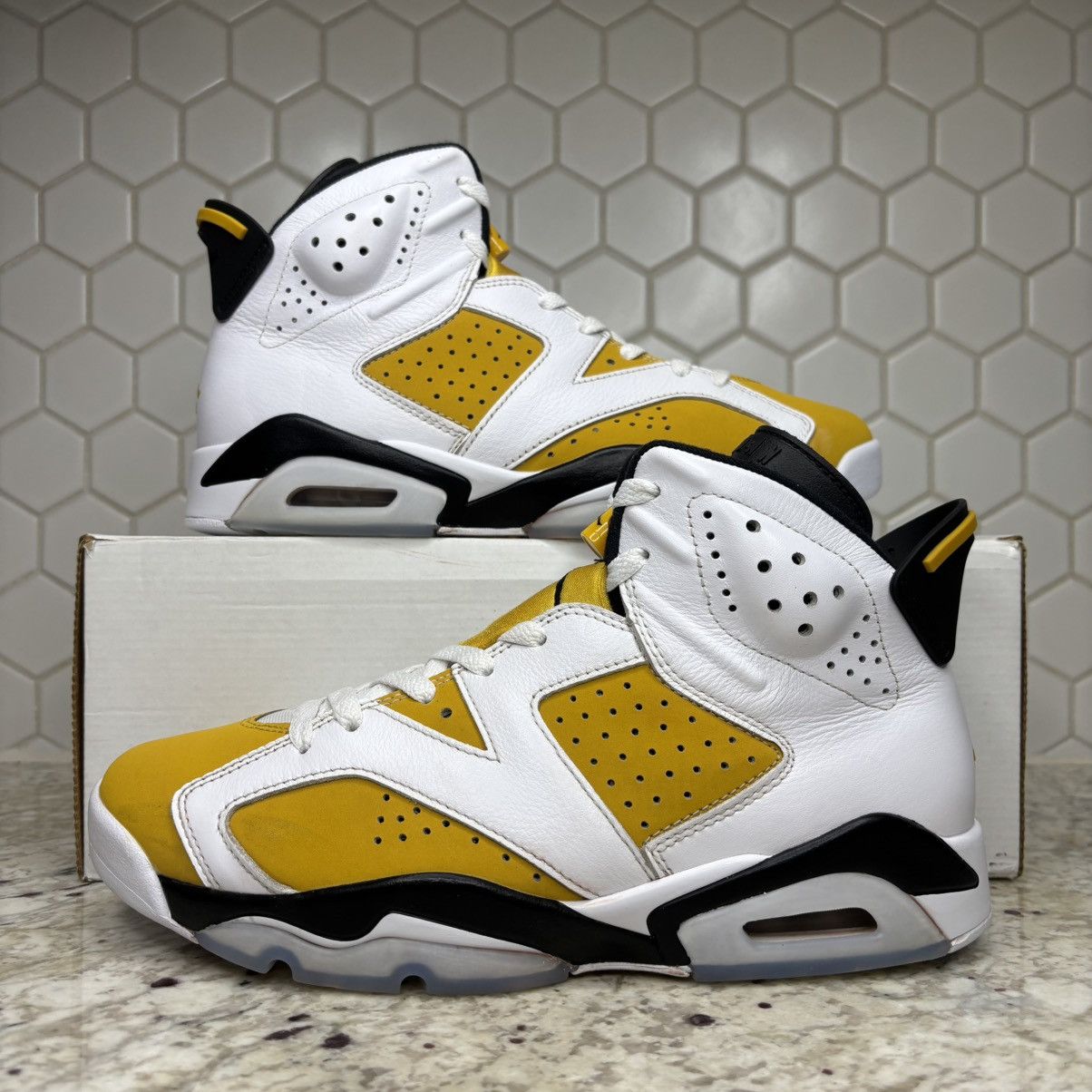 Jordan Brand Size 8.5 - Air Jordan 6 Retro Yellow Ochre CLEAN W/Box Size US 8.5 / EU 41-42 - 1 Thumbnail
