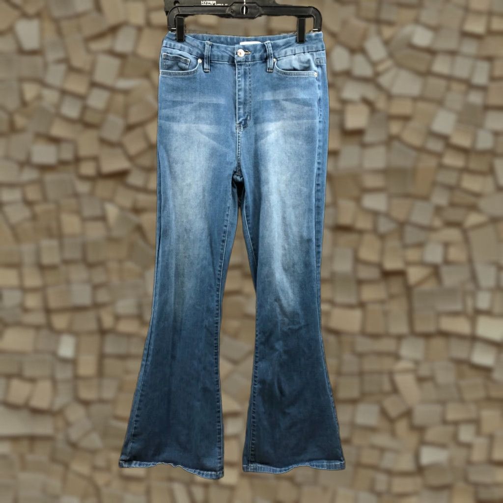 Forever 21 FOREVER 21 Jeans Flared Womens Medium Wash Blue 30 Regular 5-Pocket Denim Cotton Zip Button Belt Loops Inseam 31 Size 30" / US 8 / IT 44 - 1 Thumbnail