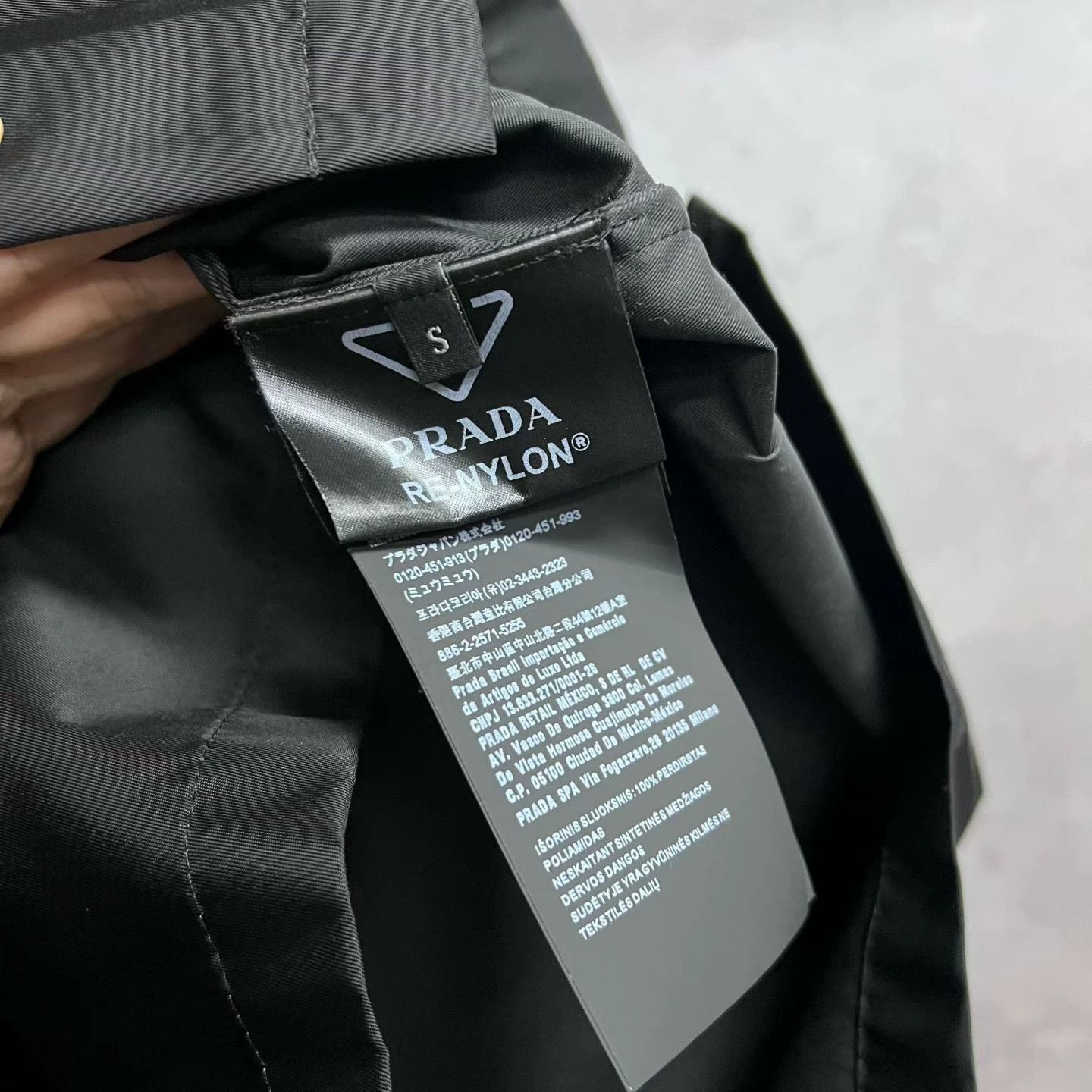 Prada prada black loose long sleeve shirt Size US S / EU 44-46 / 1 - 3 Thumbnail
