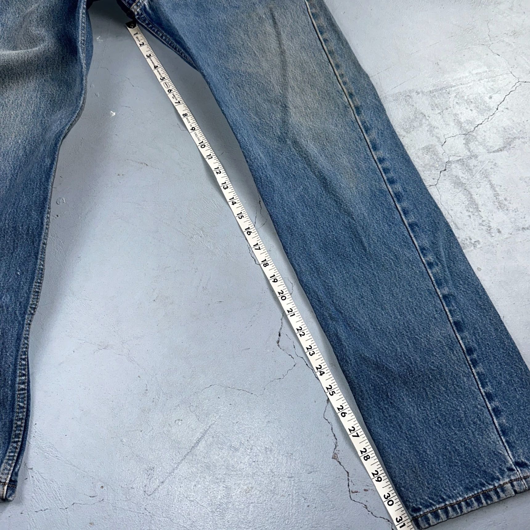 Levi's VINTAGE Levi's 501 Jeans Men 34x36 Blue 90s Straight Medium Wash 501 Series 90s Mens Jeans Size US 34 / EU 50 - 5 Thumbnail