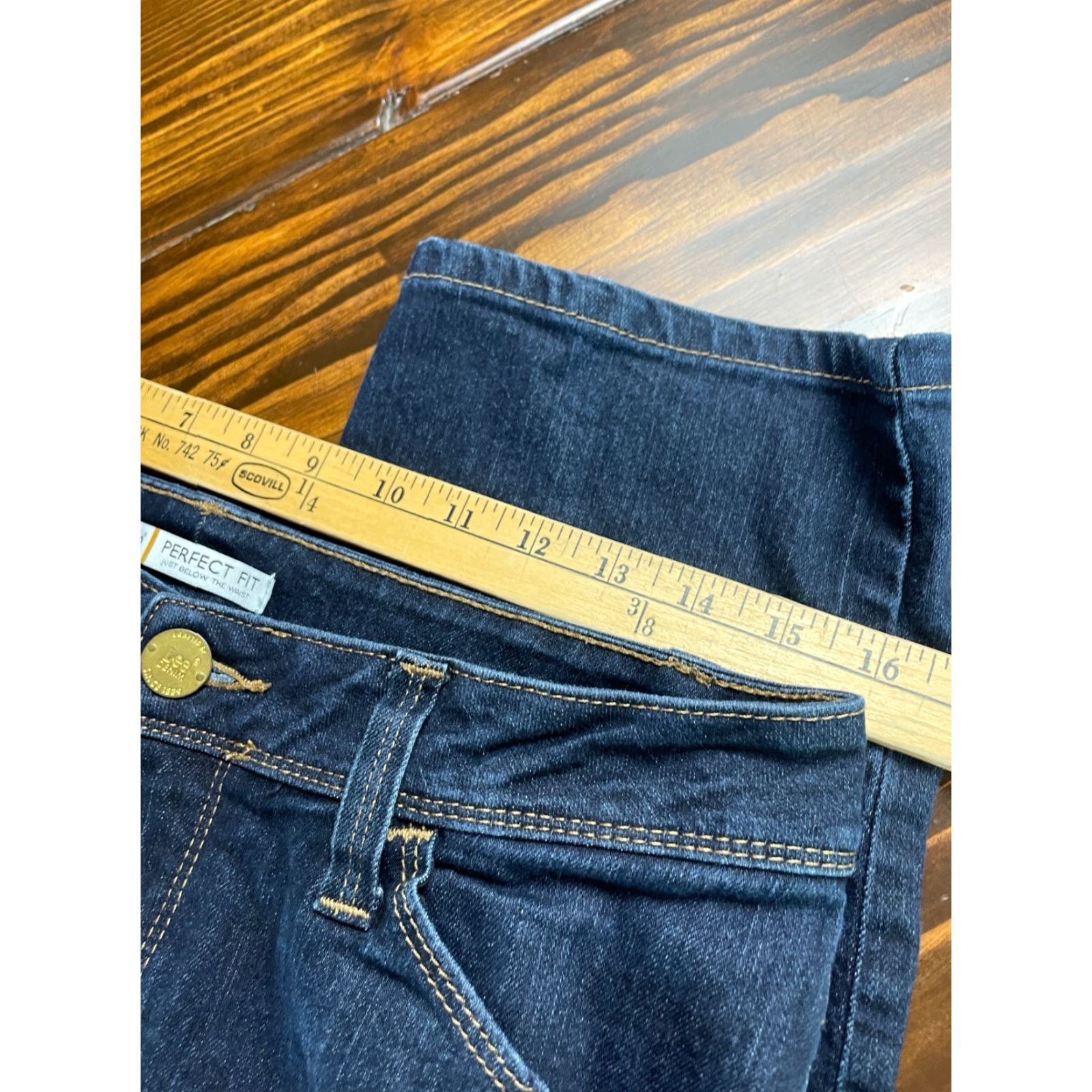 Lee VINTAGE? No. LeeJeans Women's Size 32 Blue Denim Straight Leg Jeans 32 Regular Inseam 29 Mid Waist Dark Wash Pockets Size 24" / US 00 / IT 34 - 5 Thumbnail