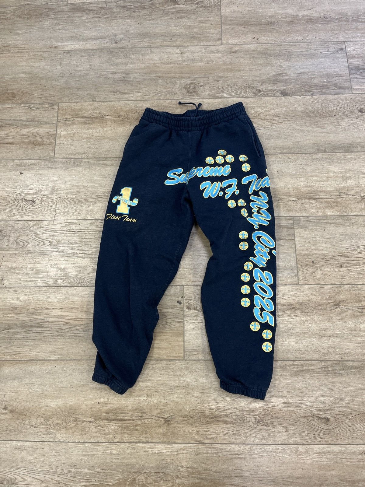 Supreme Supreme Sweatpants world champ navy small Size US 30 / EU 46 - 1 Thumbnail