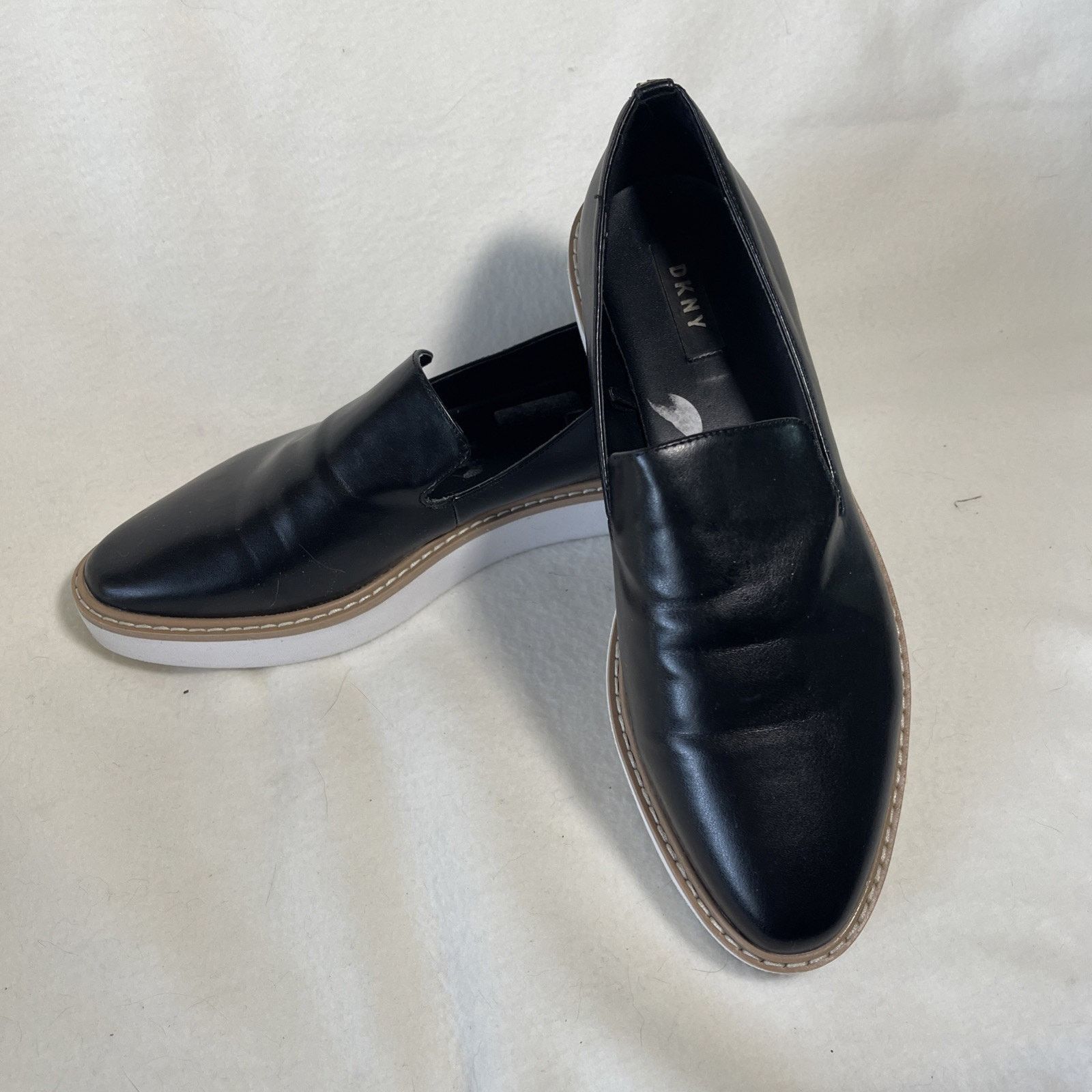 DKNY DKNY shoes slip on sneakers women 9M Pointed Toe- EUC Size US 9 / IT 39 - 1 Thumbnail