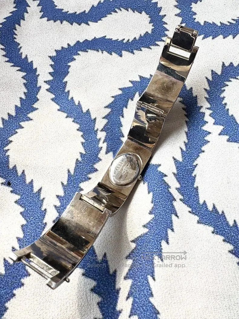 Vivienne Westwood Vivienne Westwood Pink Carved Watch . Size ONE SIZE - 6 Thumbnail