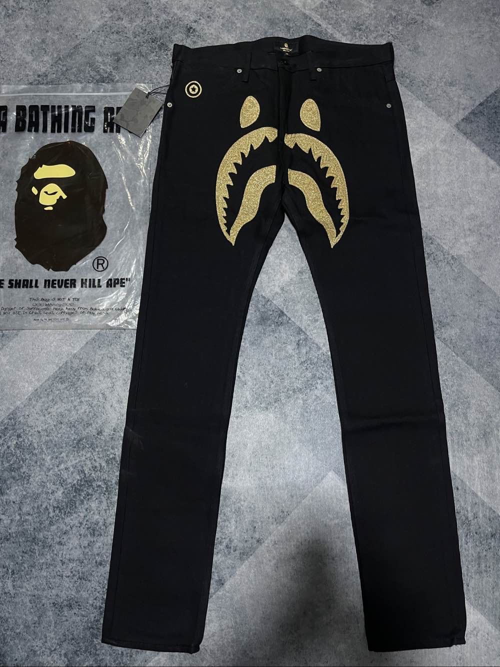 Bape A Bathing Ape Gold Shark Denim Jeans Size XL Size US 36 / EU 52 - 1 Thumbnail