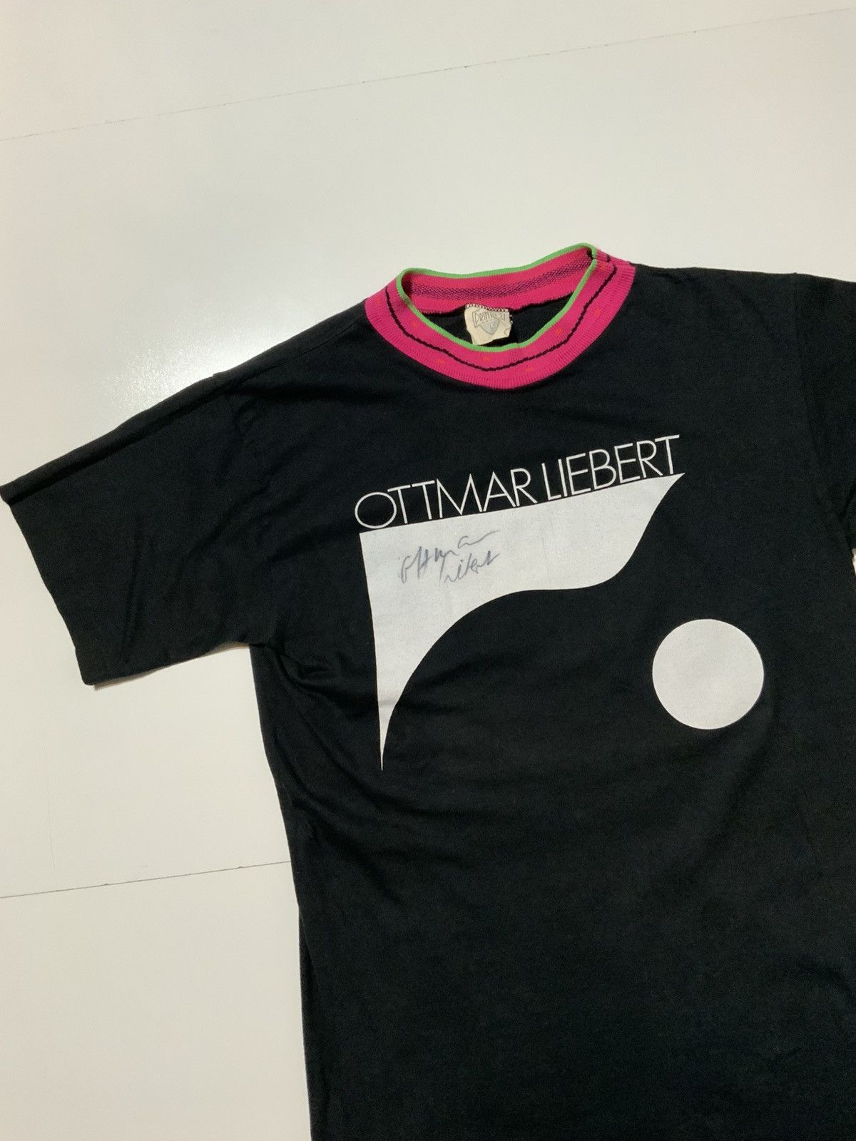 Vintage 1990 Ottmar Liebert Nouveau Flamenco Autographed T-Shirt Size US L / EU 52-54 / 3 - 3 Thumbnail