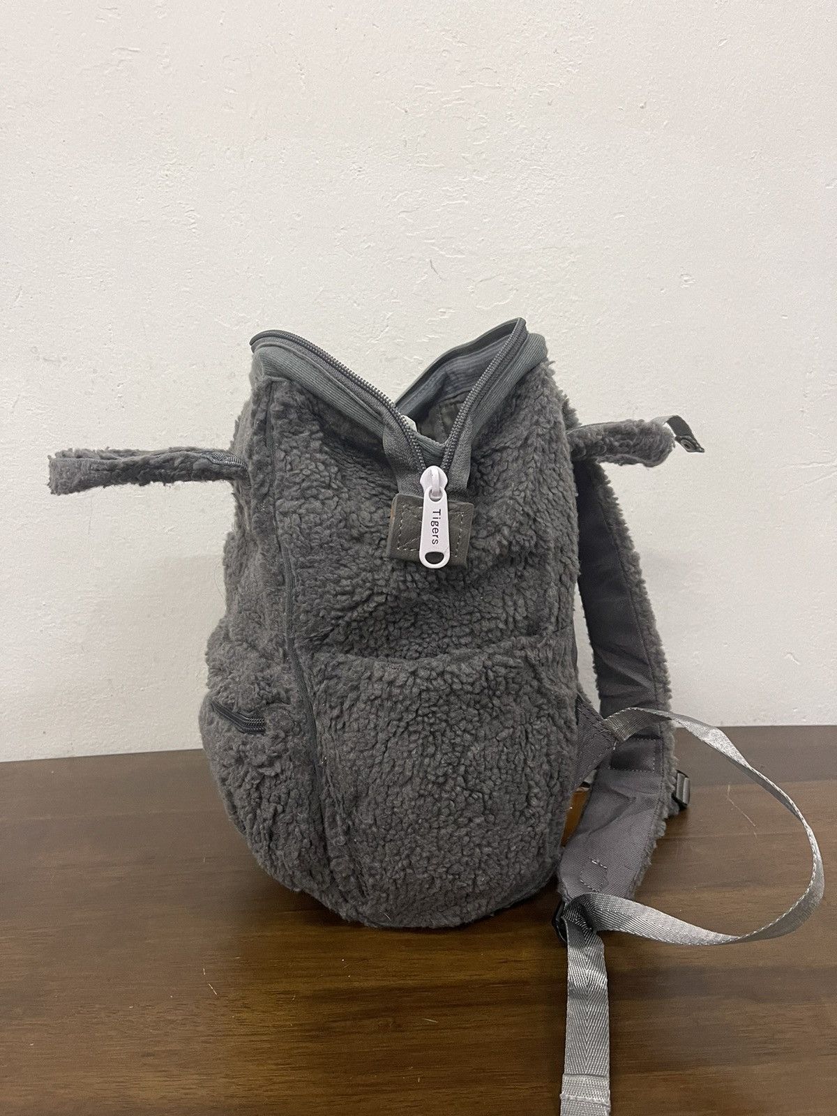 Japanese Brand Anello Polar Bear Benjamin X Hanshin Tiger sherpa bagpack Size ONE SIZE - 8 Thumbnail