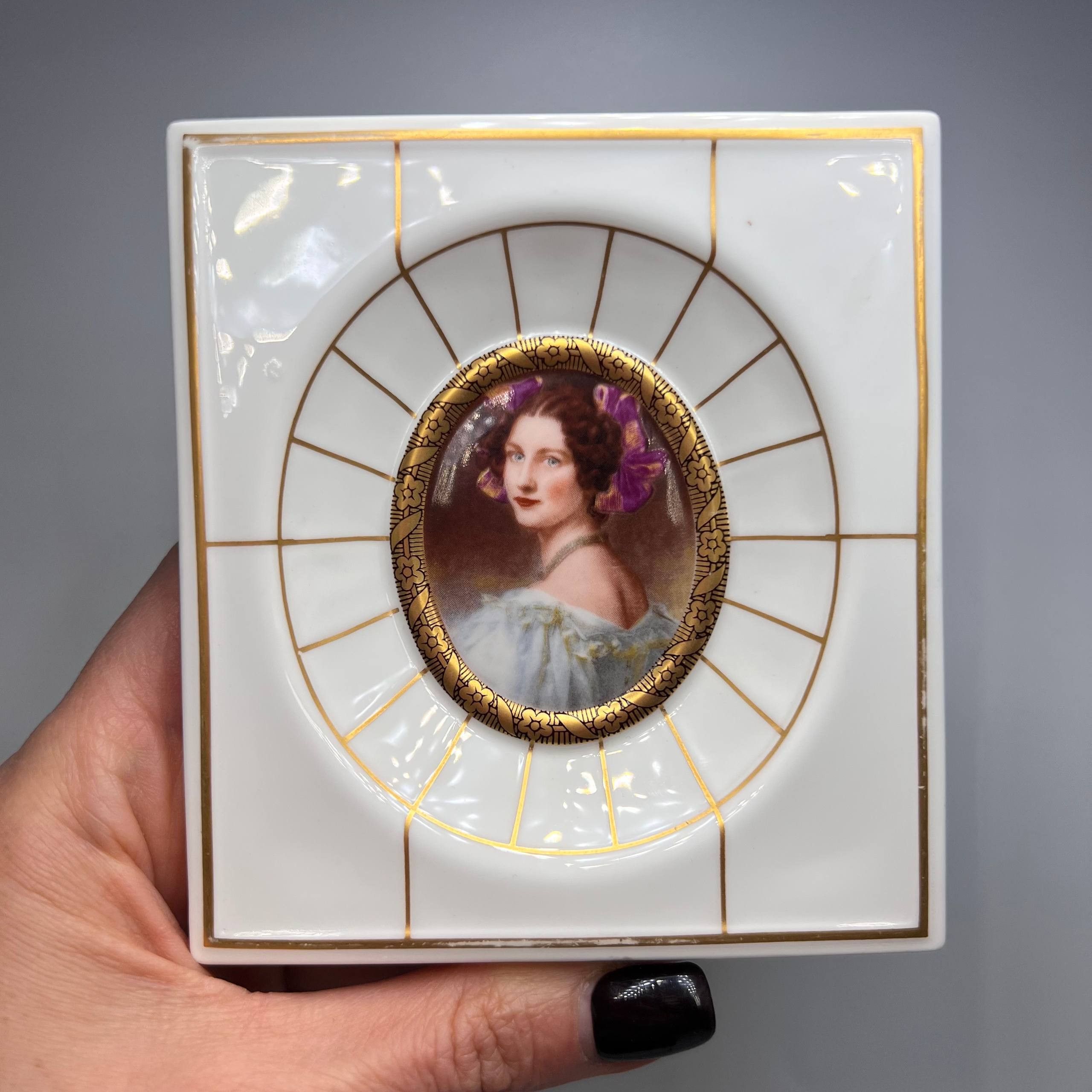 Villeroy & Boch Bone China Portrait of Lady Plaque Germany