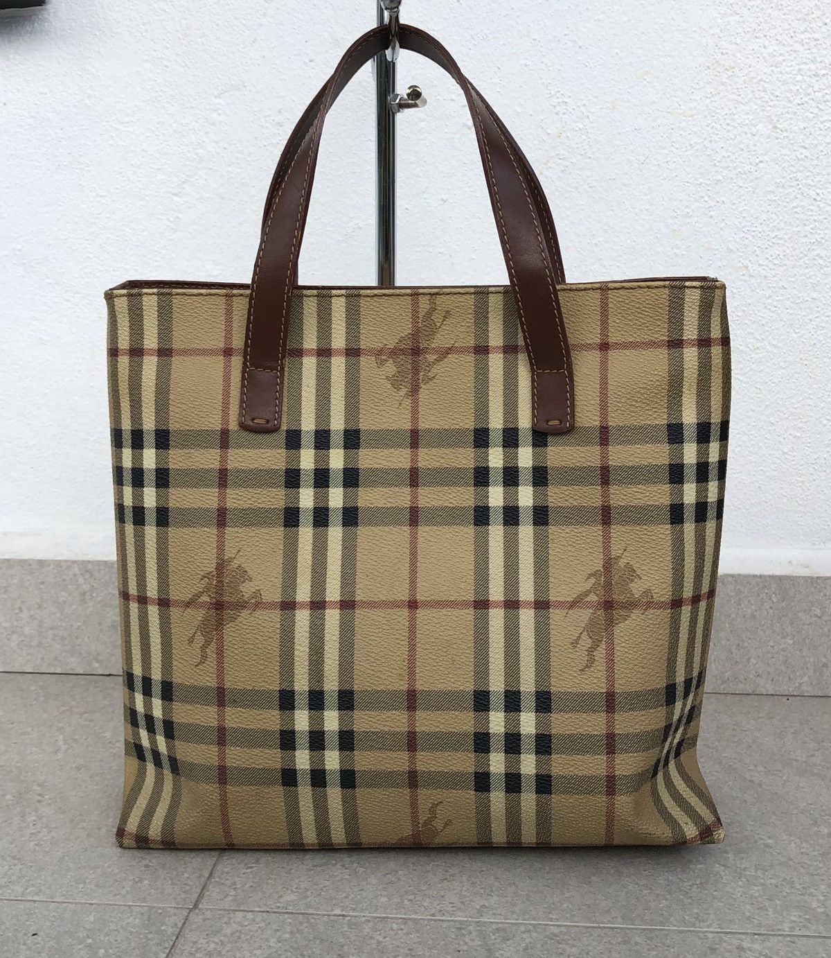 Burberry Burberry London Novacheck Shadow Horse Tote Handbag Size ONE SIZE - 10 Thumbnail