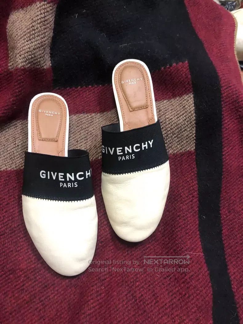 Givenchy Givenchy Size36 White Slippers Size US 8 / EU 41 - 1 Thumbnail