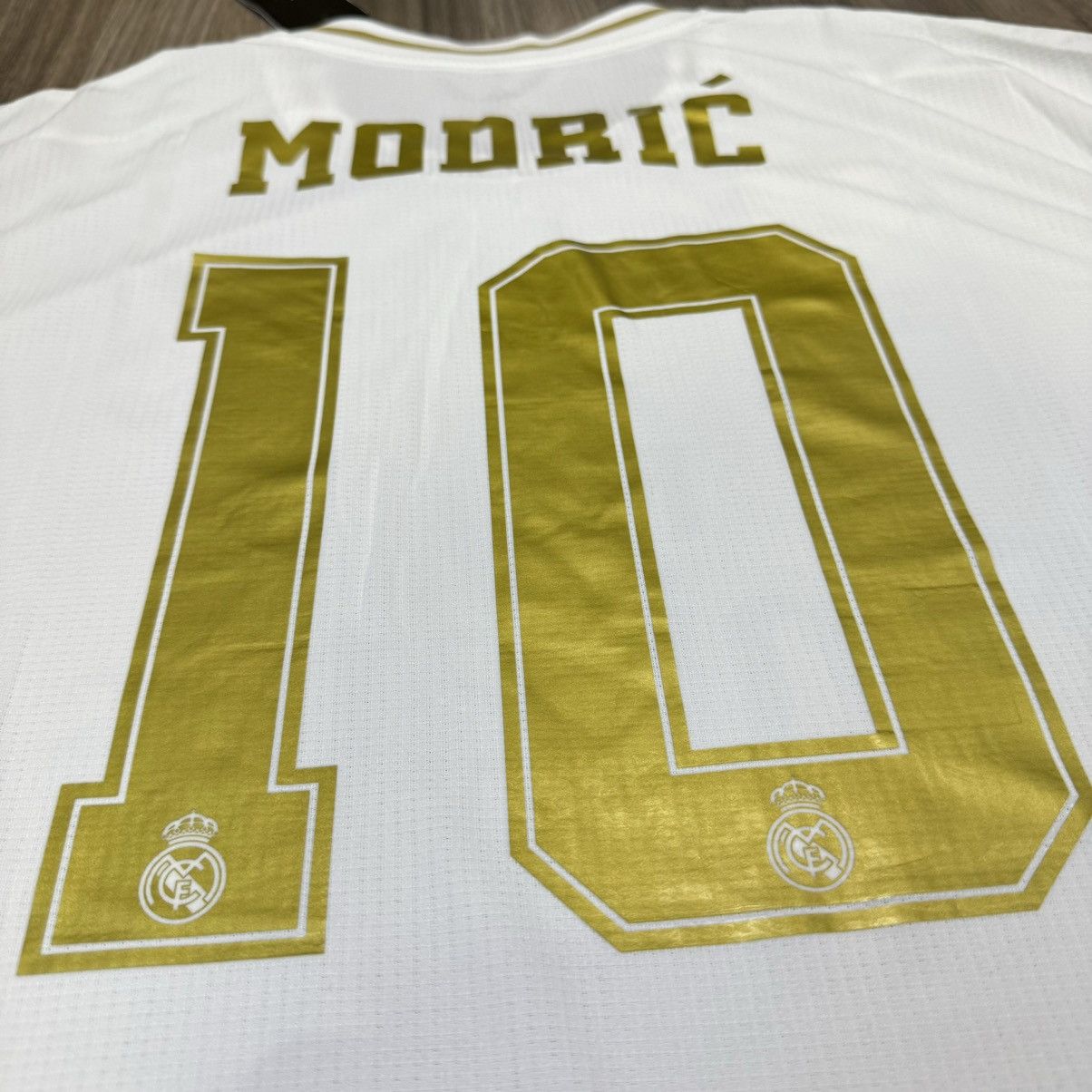 Adidas Real madrid 19/20 player issue home shirt #10 Modric (bnwt) Size US XL / EU 56 / 4 - 7 Thumbnail