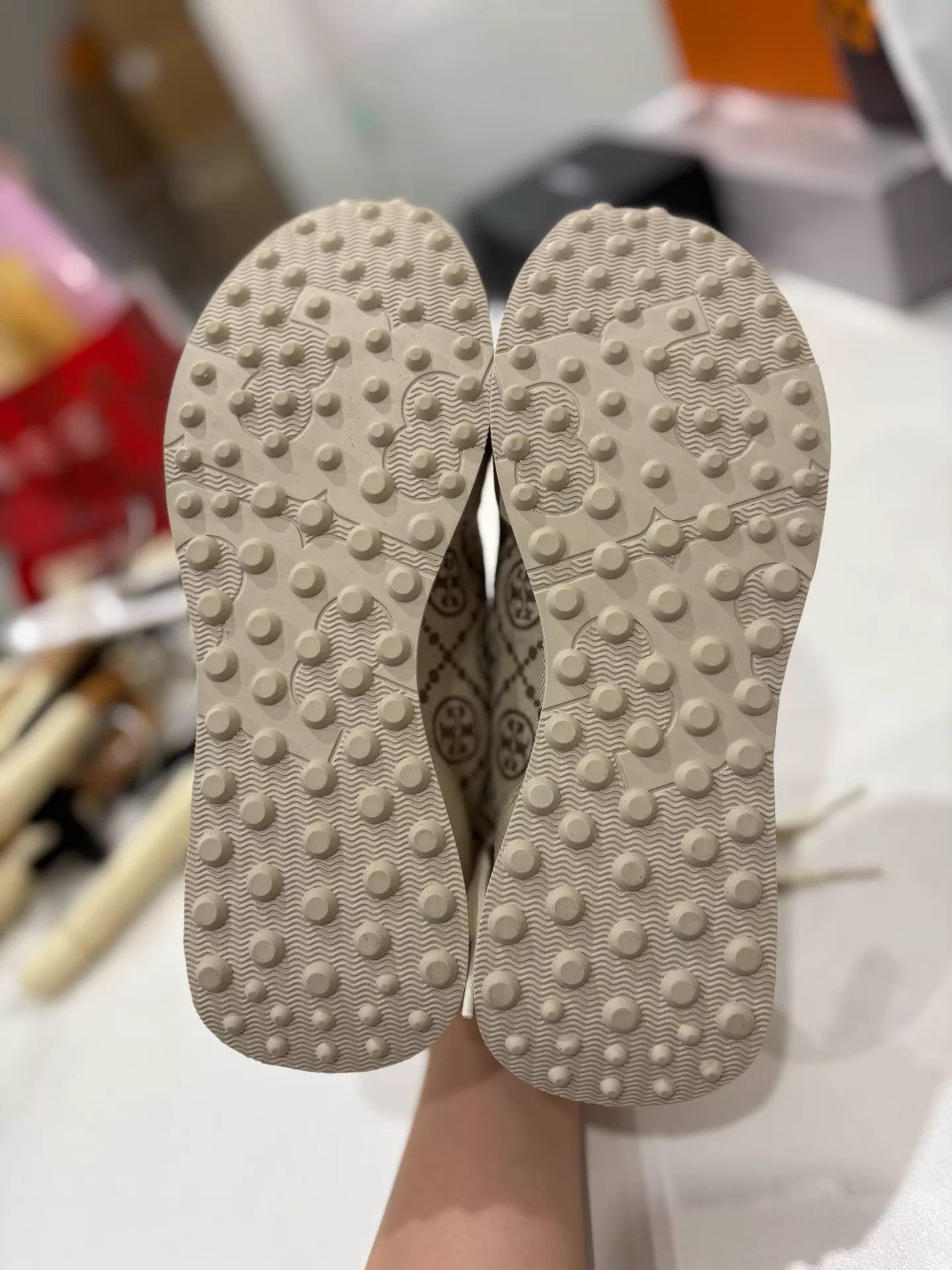 Tory Burch Tory Burch Beige Suede TB Logo Sneaker New 36 (36.5-37) Size US 5.5 / IT 35.5 - 6 Thumbnail