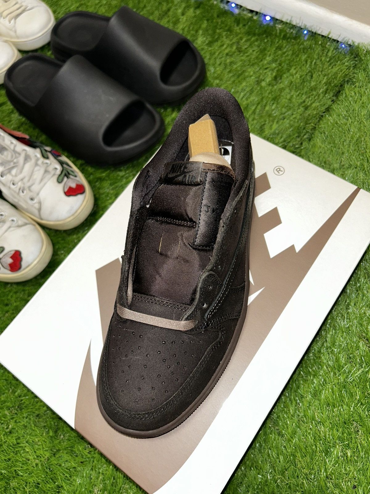 Nike × Travis Scott Travis Scott Velvet Brown AJ1 Low Size US 8 / EU 41 - 3 Thumbnail