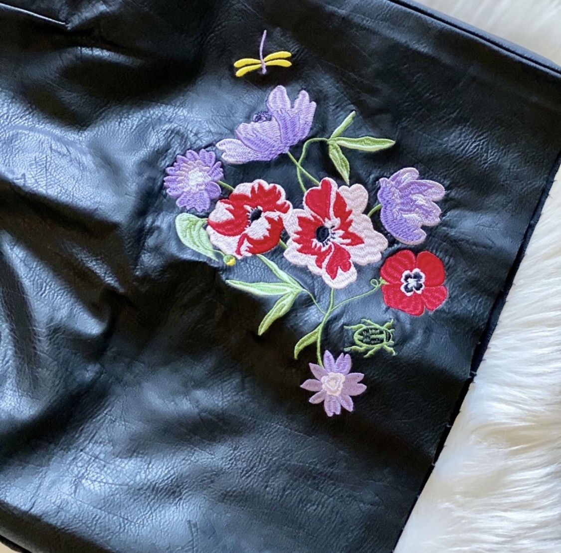 H&M BLACK H&M FLORAL EMBROIDERED LEATHER MINI SKIRT Size 27" / US 4 / IT 40 - 5 Thumbnail