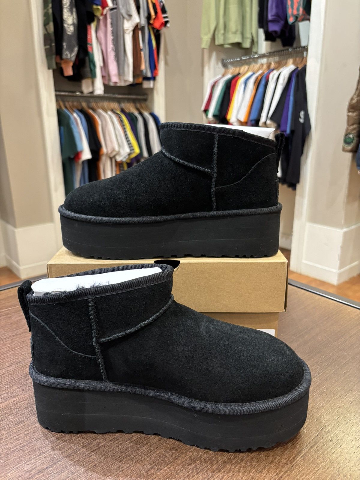 UGG Classic Ultra Mini Platform Boot Black (Women´s) Footwear