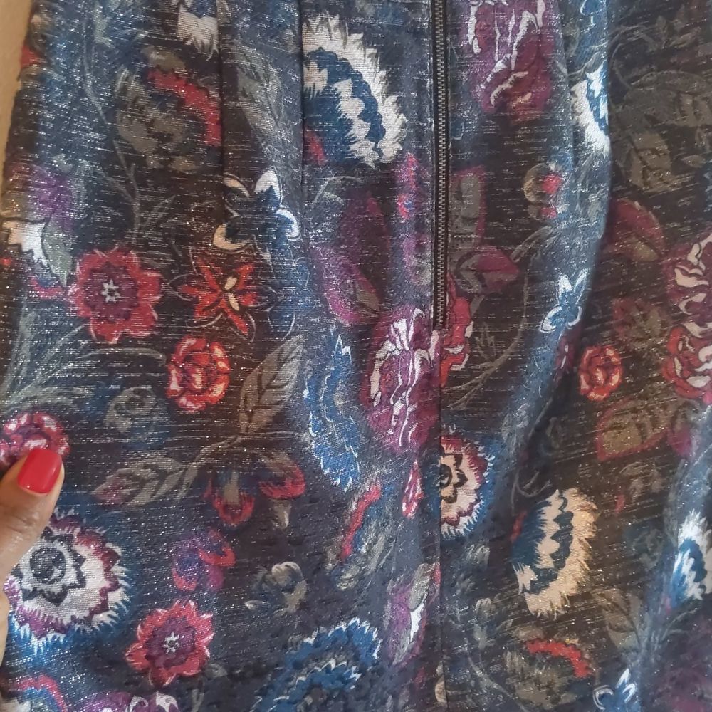 Loft LOFT Outlet Floral Pleated Skirt Size 4 Navy Blue Gold Threading Back Zip Size 27" / US 4 / IT 40 - 14 Thumbnail